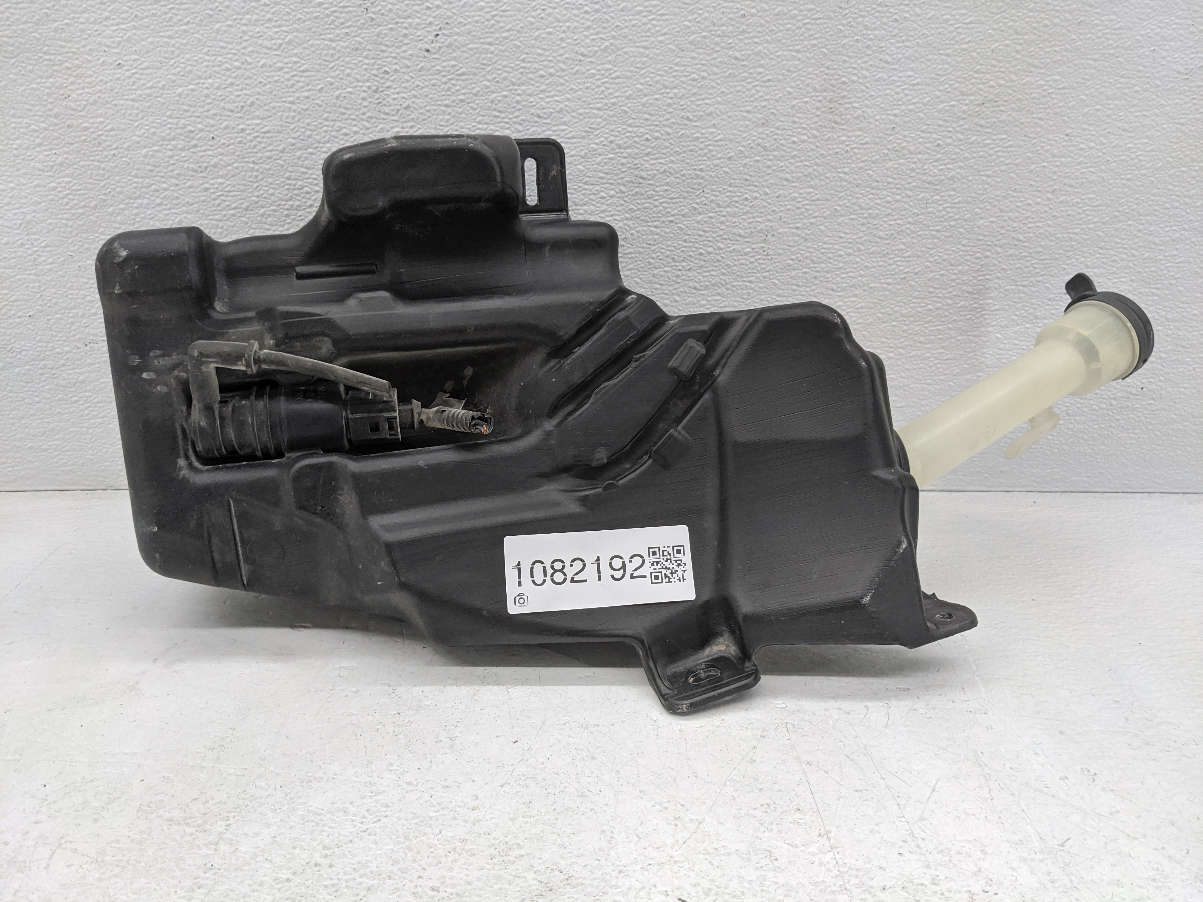 2011-2016 Chevrolet Cruze Windshield Washer Fluid Reservoir Bottle Oem 1082192 - Oemusedautoparts1.com