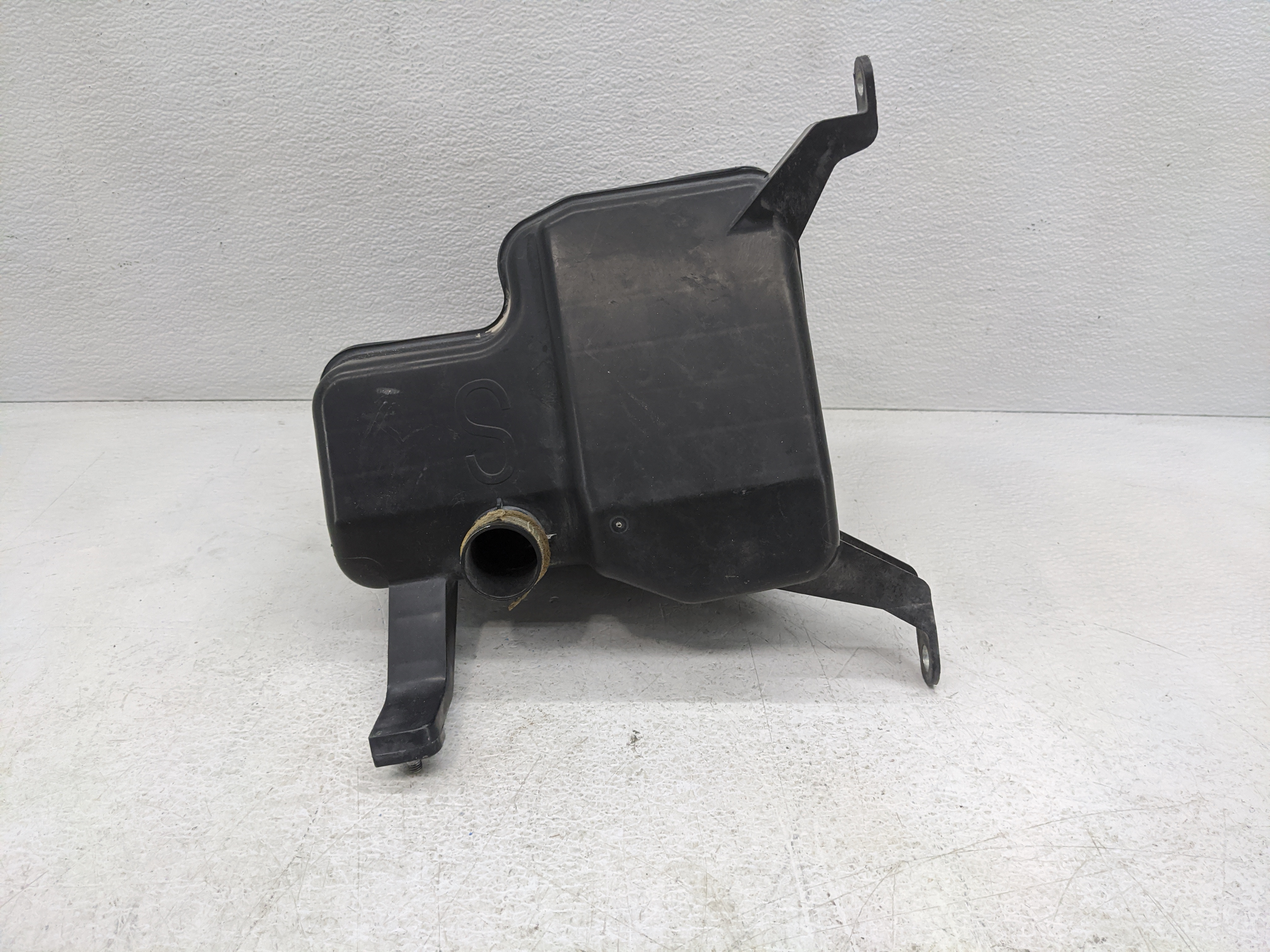 2009-2013 Toyota Corolla Windshield Washer Fluid Reservoir Bottle Oem 1082194 - Oemusedautoparts1.com
