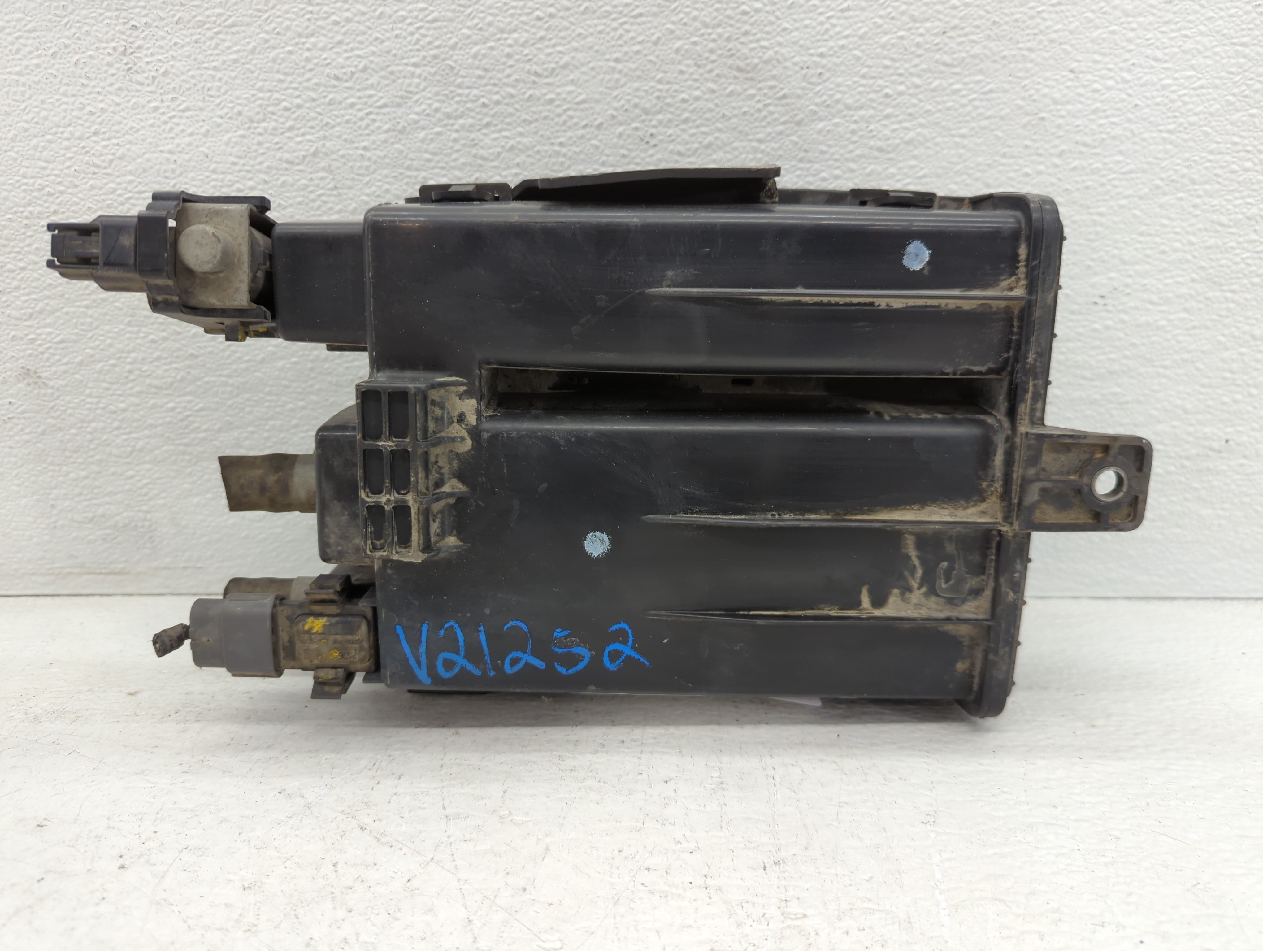 2010 Infiniti G37 Fuel Vapor Charcoal Canister 1082223 - Oemusedautoparts1.com