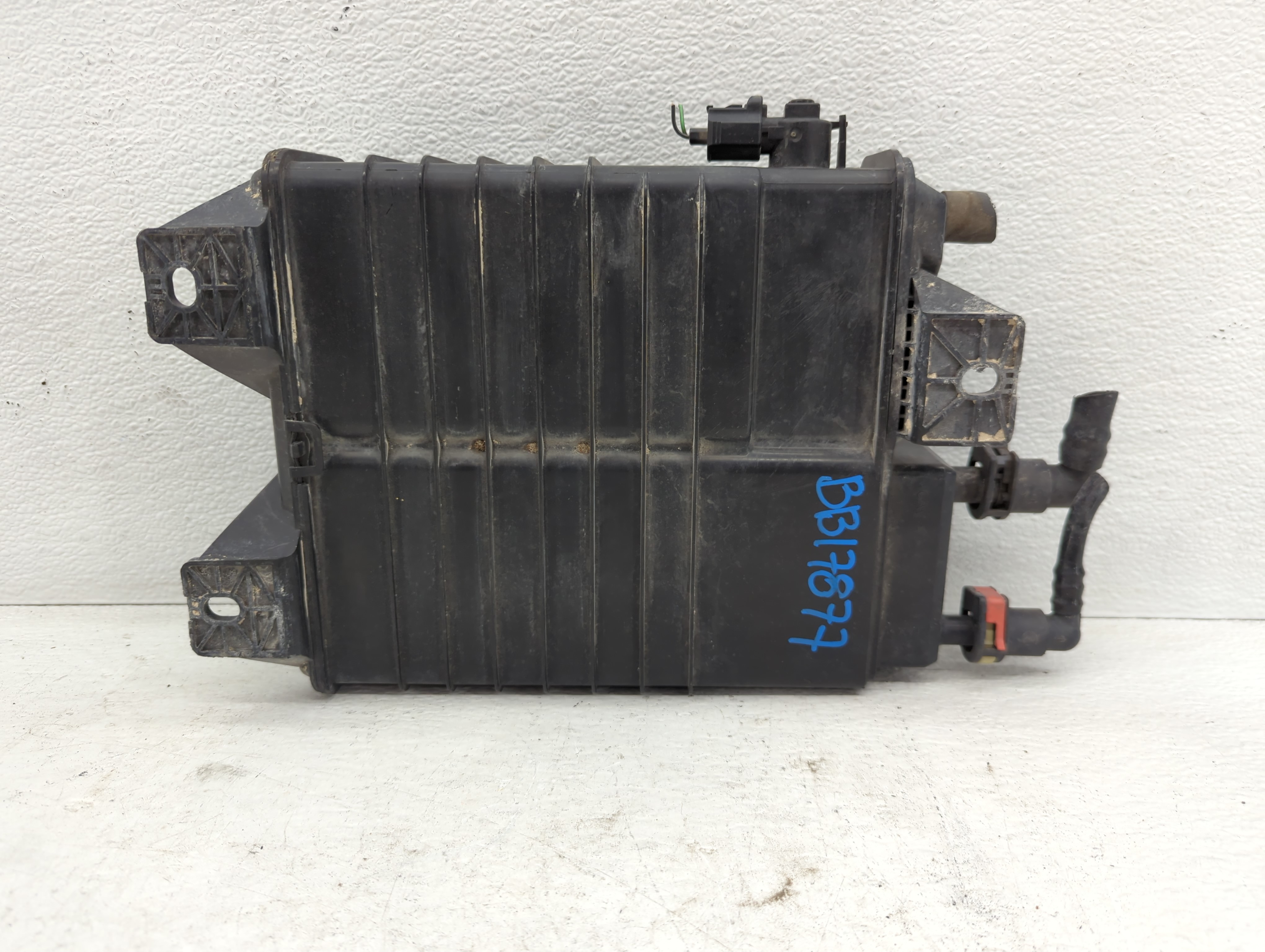 2012 Ford Focus Fuel Vapor Charcoal Canister 1082228 - Oemusedautoparts1.com