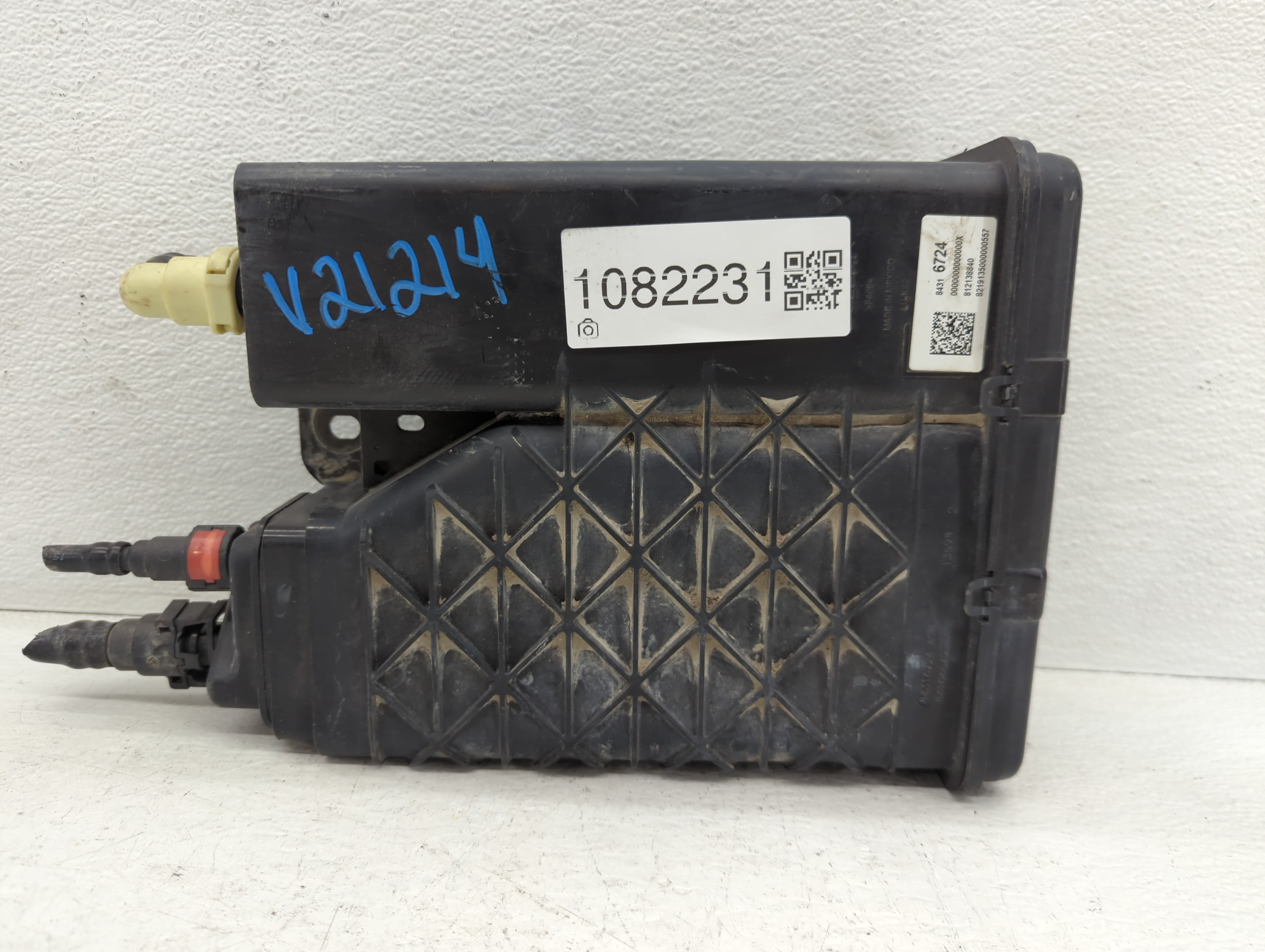 2019 Chevrolet Suburban Fuel Vapor Charcoal Canister 1082231 - Oemusedautoparts1.com