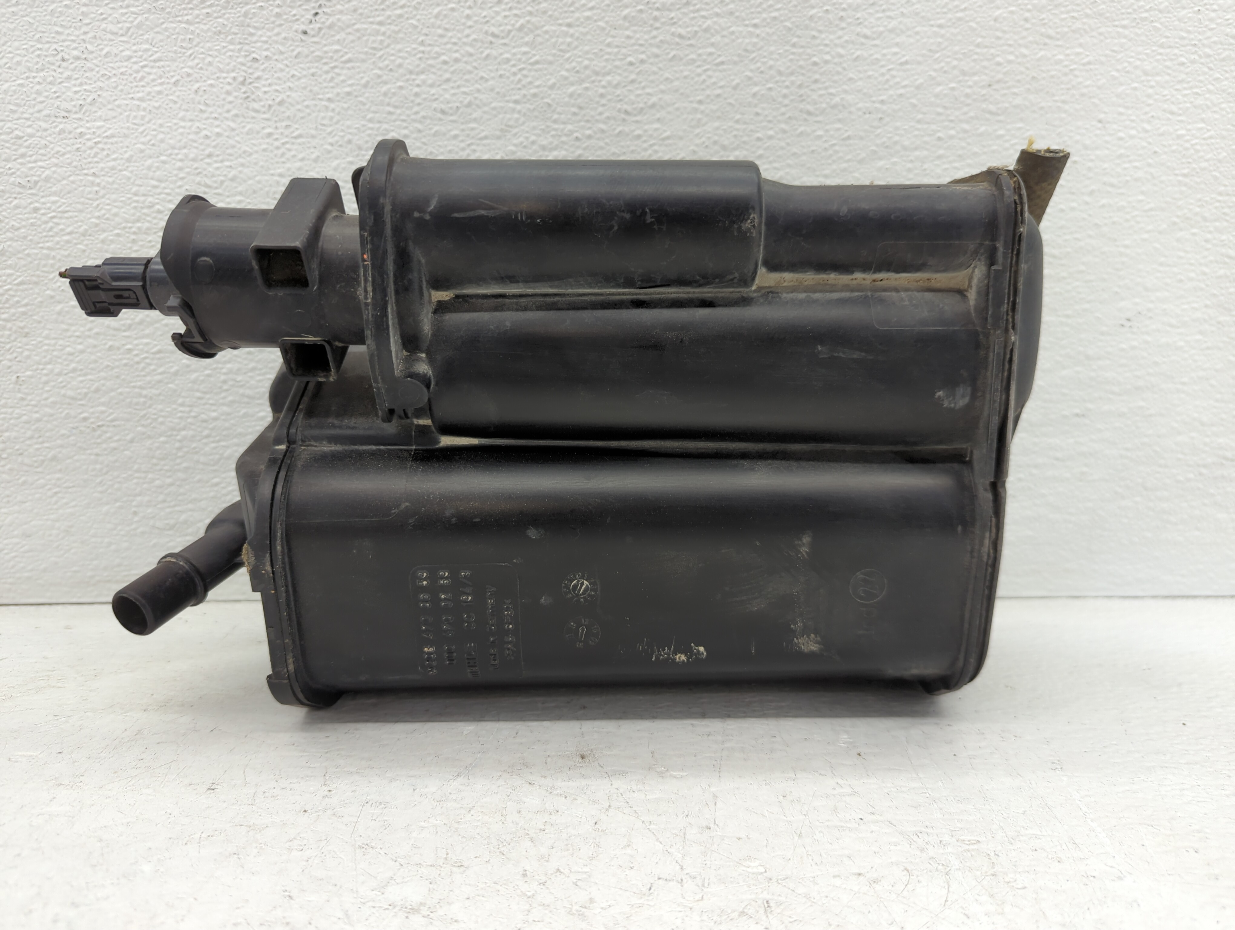 2013 Mercedes-benz C200 Fuel Vapor Charcoal Canister 1082242 - Oemusedautoparts1.com