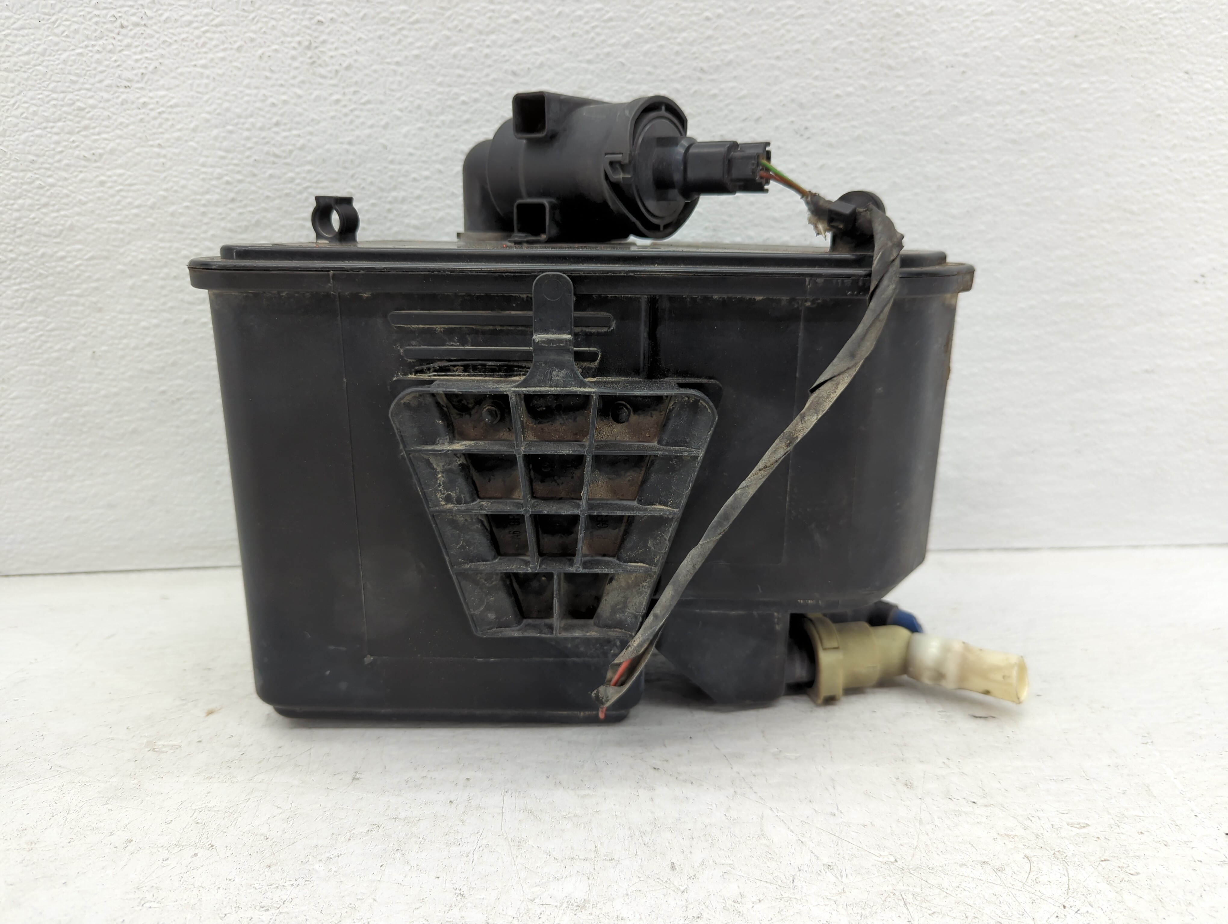 2015 Mercedes-benz Cla250 Fuel Vapor Charcoal Canister 1082250 - Oemusedautoparts1.com