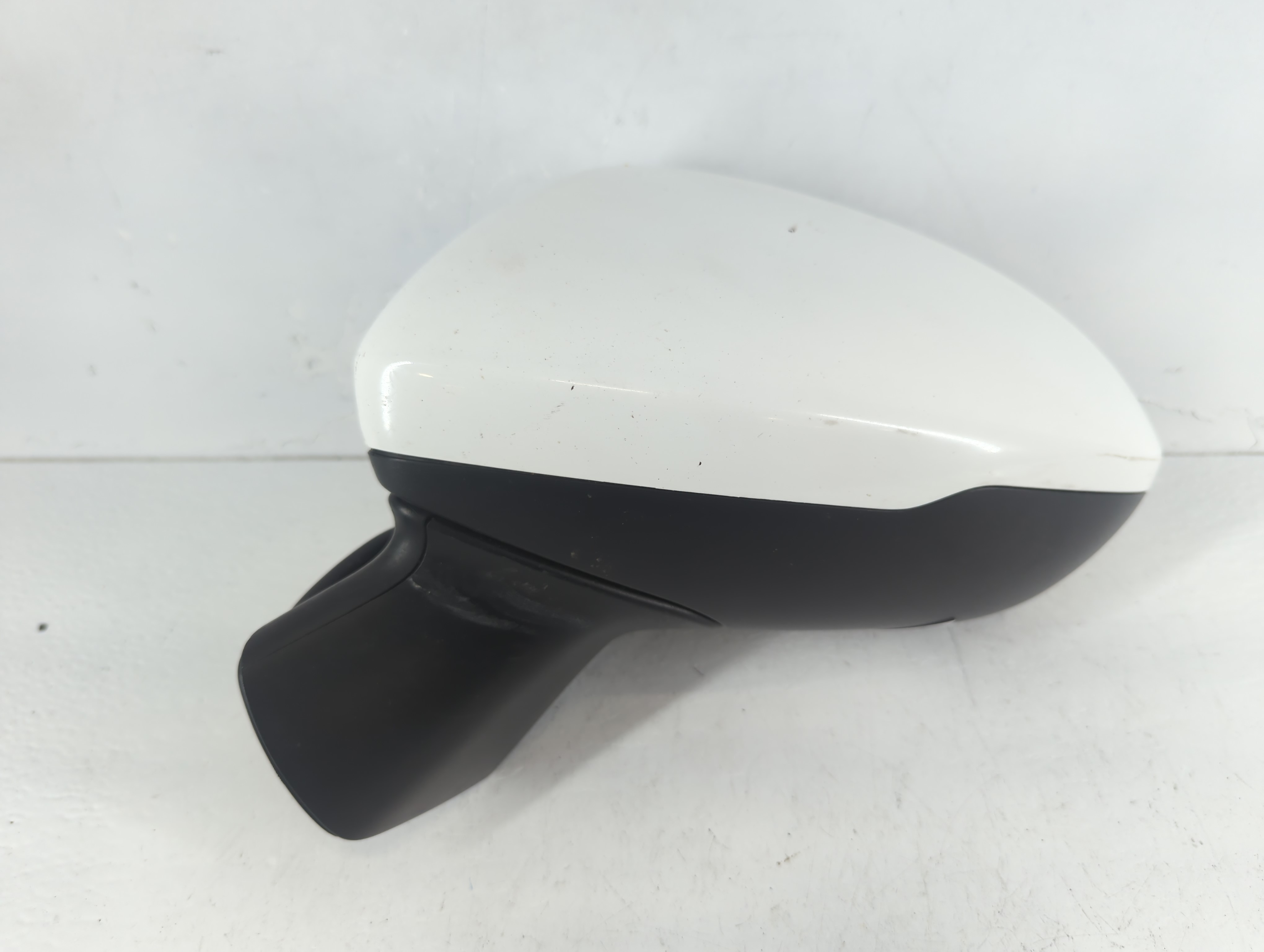 2016-2018 Chevrolet Cruze Driver Left Side View Power Door Mirror White 1082323 - Oemusedautoparts1.com