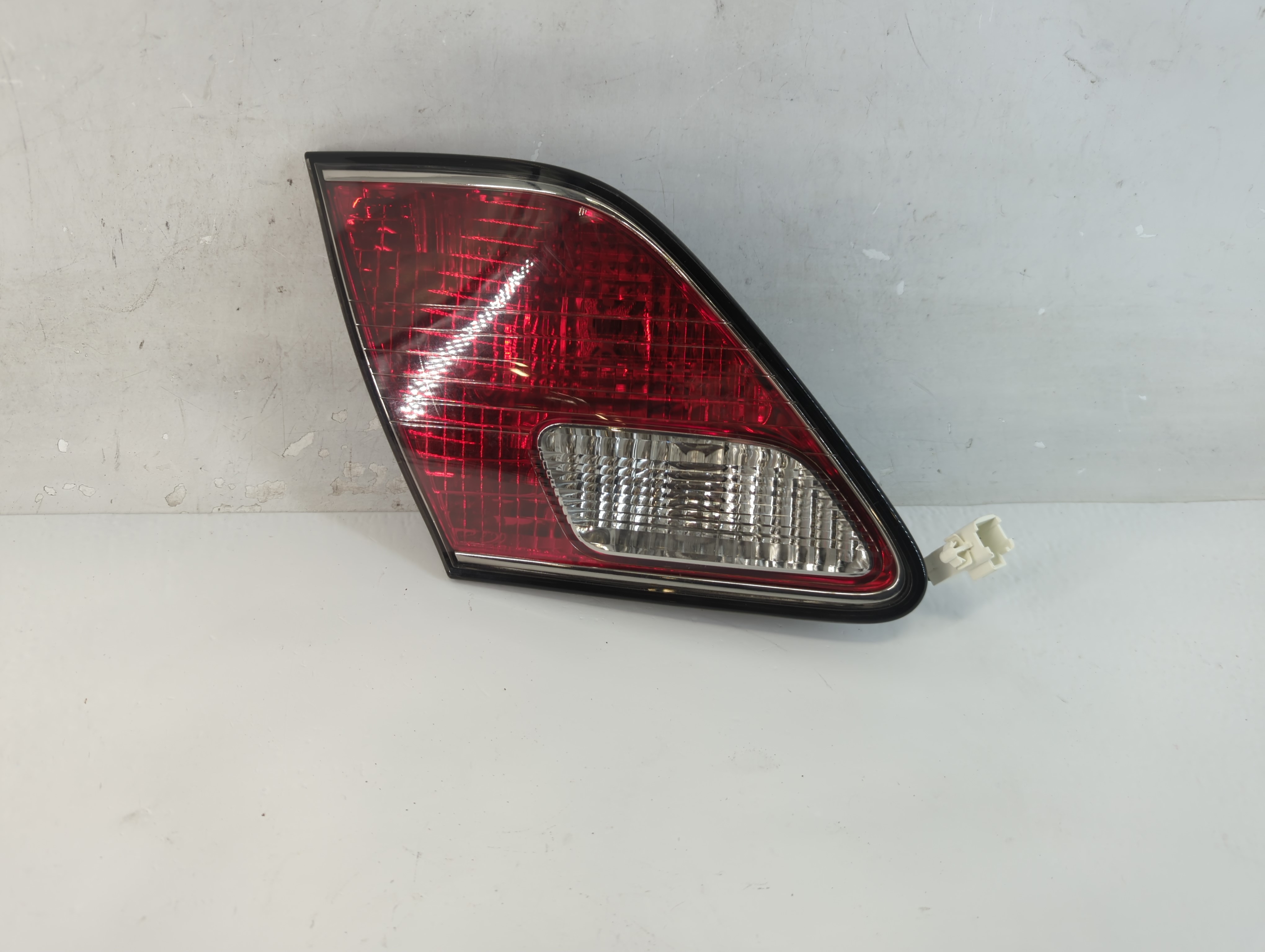 2004-2004 Lexus Es330 Driver Left Side Tail Light Taillight Oem 1082332 - Oemusedautoparts1.com