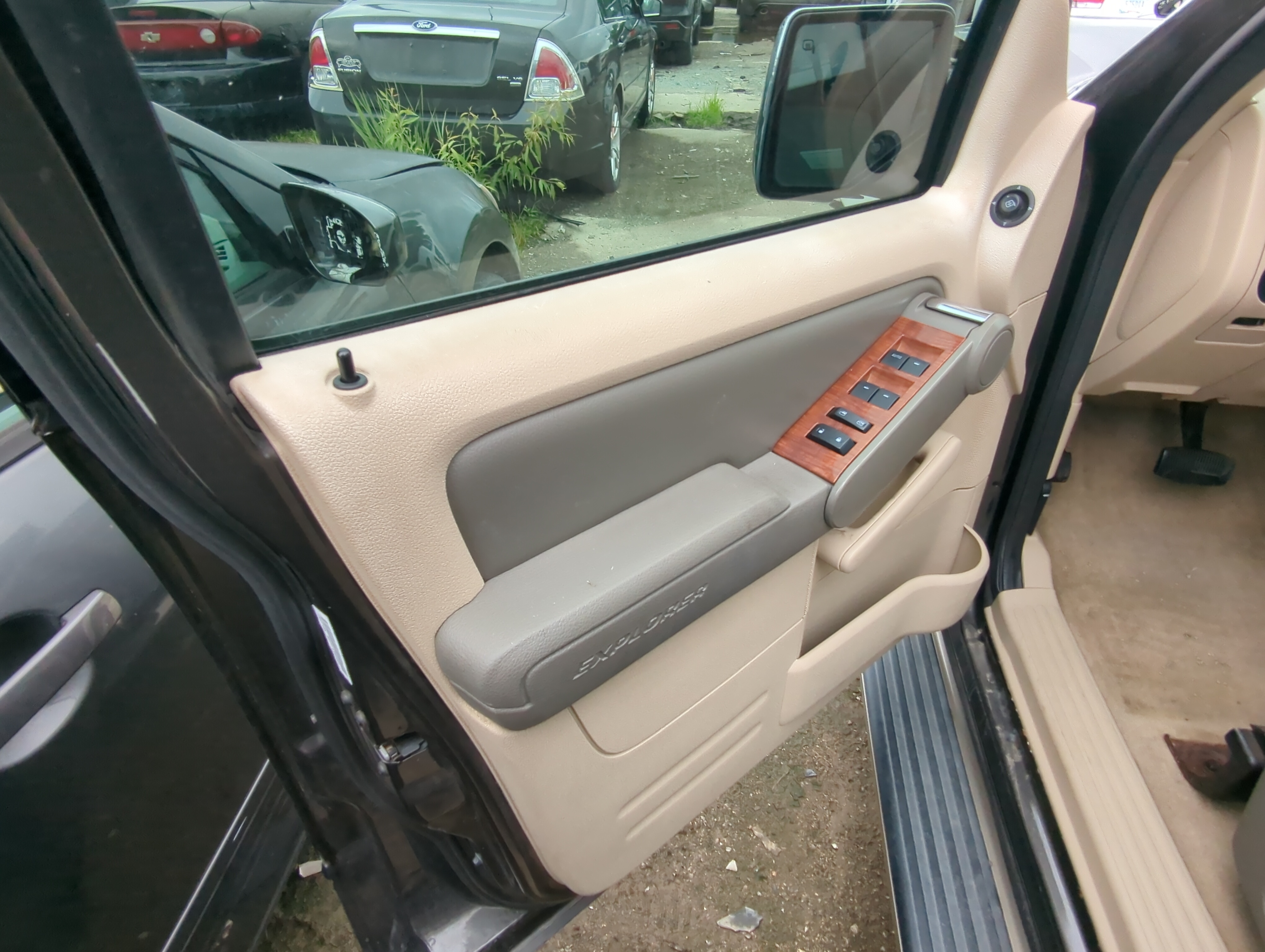 Picture of 2006 Ford Explorer Front Left Driver Interior Door Panel Trim 1082501