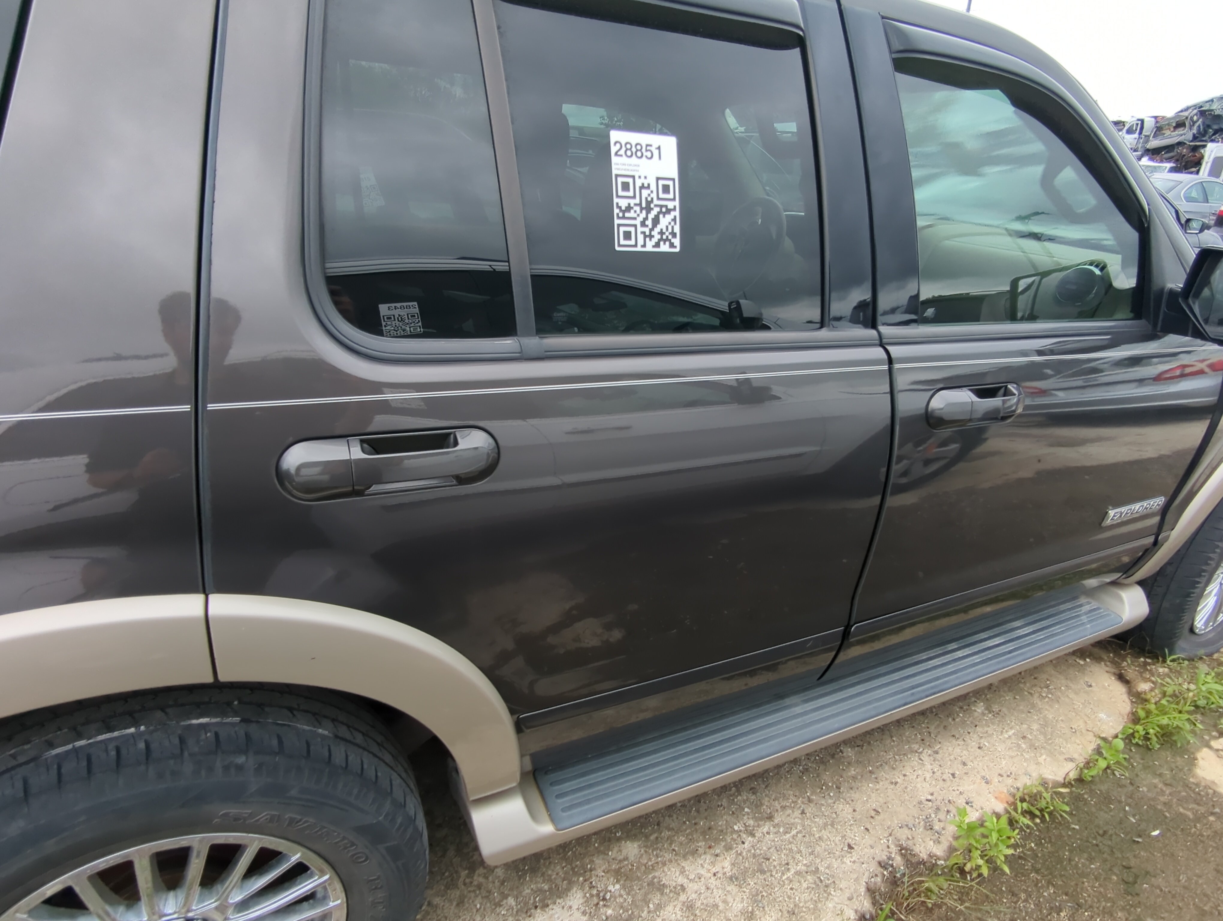 Picture of 2006-2010 Ford Explorer Passenger Rear Door Oem 1082515