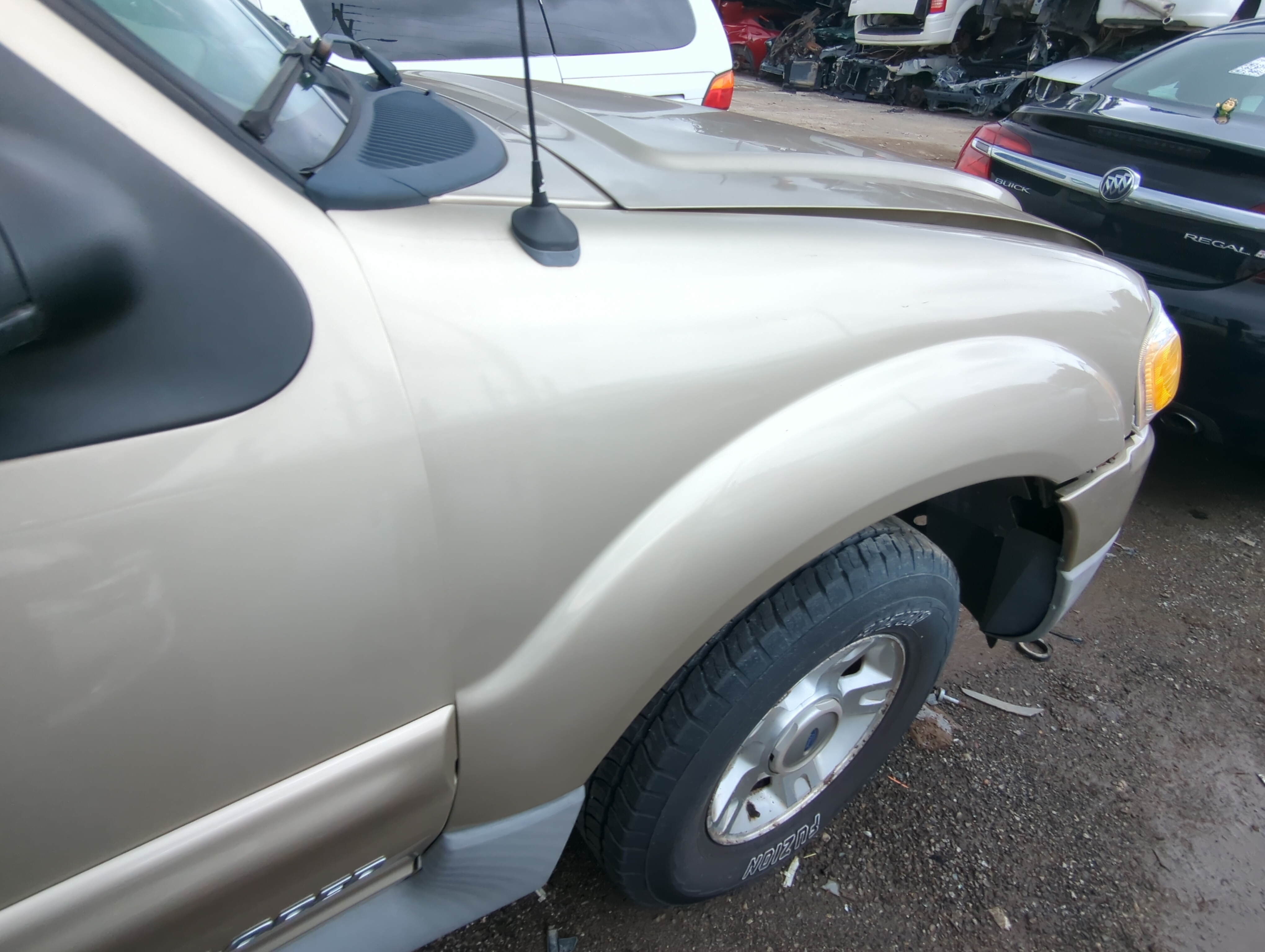 Picture of 2001-2005 Ford Explorer Sport Trac Passenger Fender 1082995
