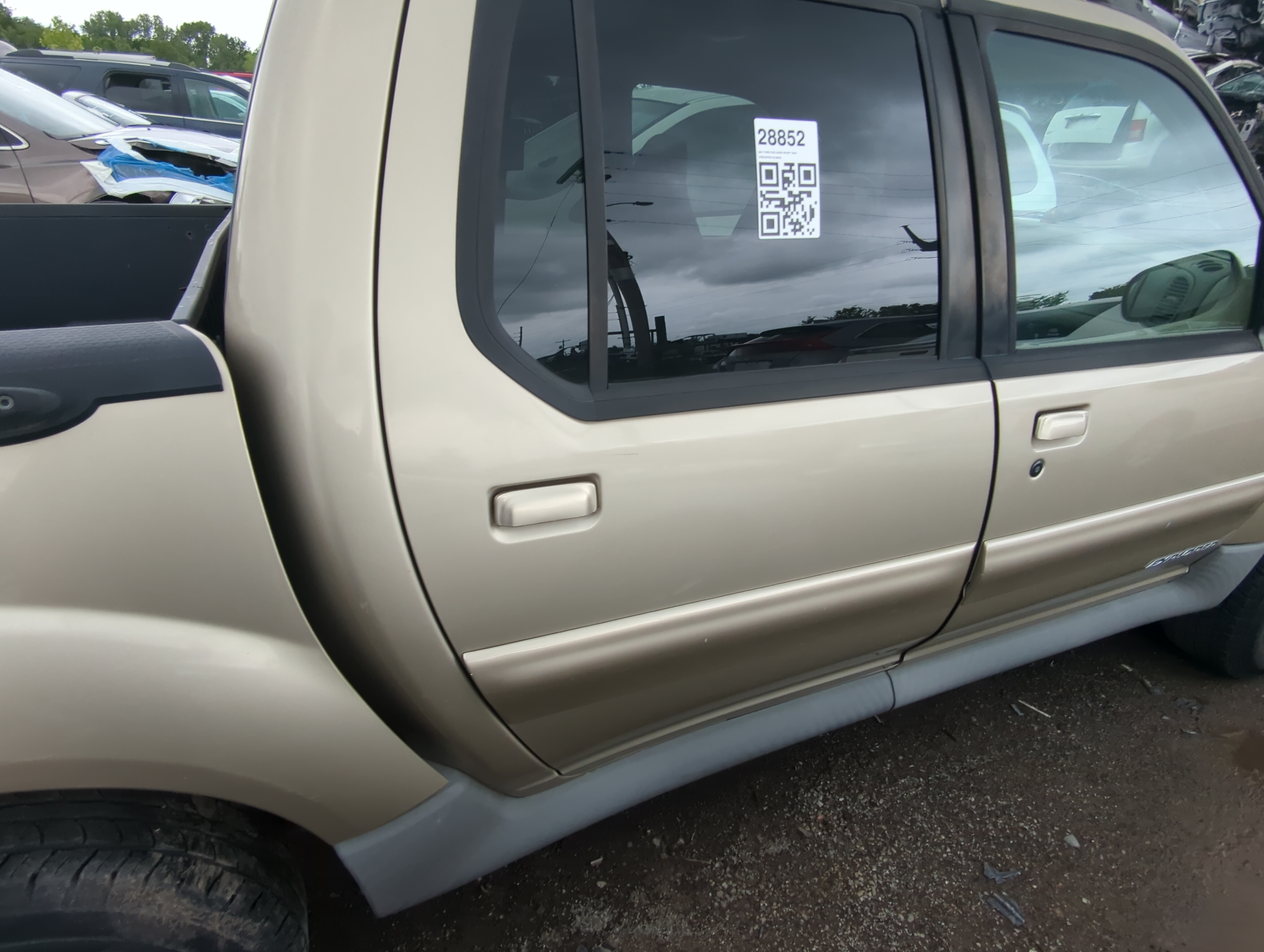 Picture of 2001-2003 Ford Explorer Sport Trac Passenger Rear Door Oem 1083028