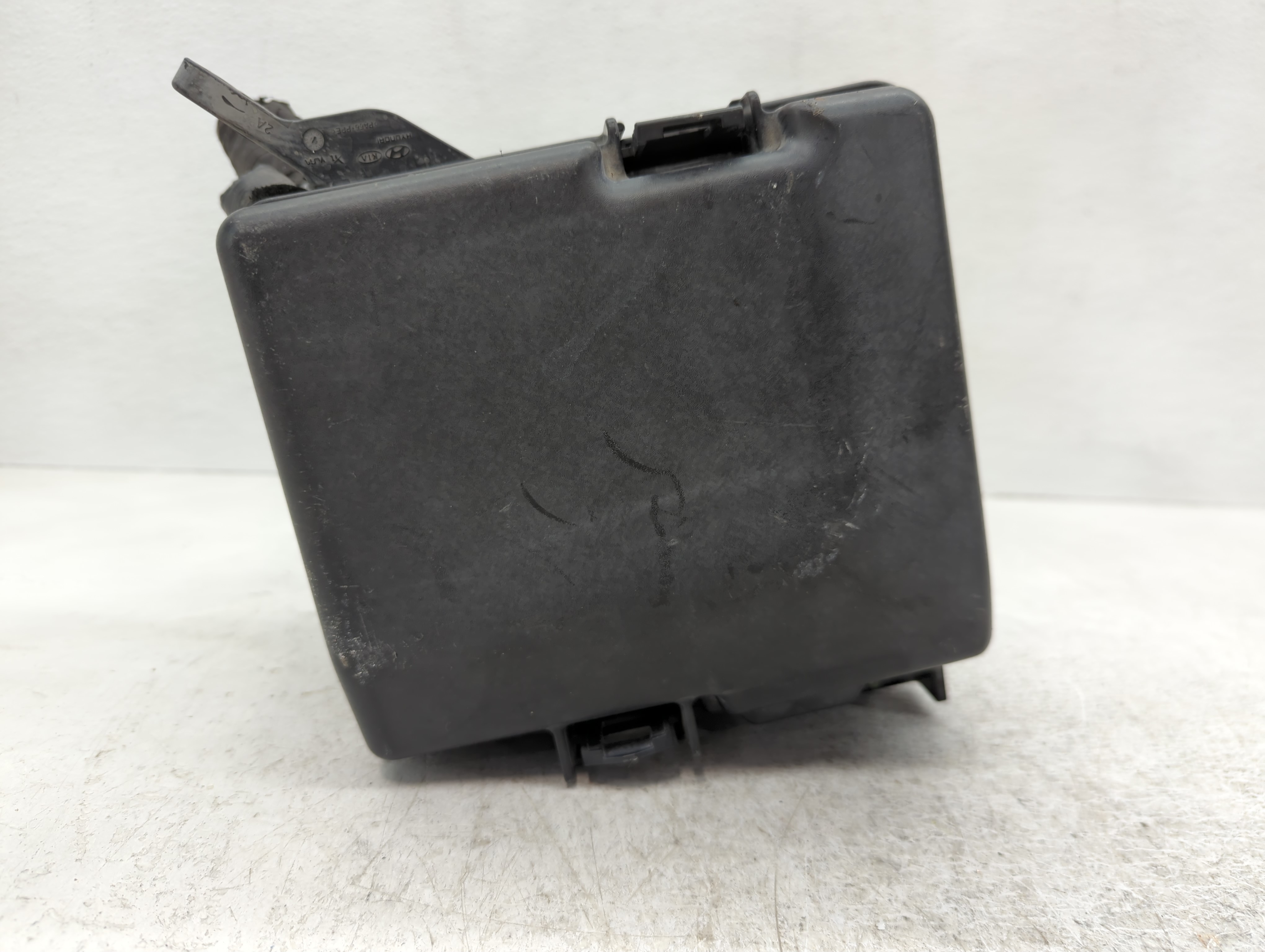 2015-2015 Hyundai Sonata Fusebox Fuse Box Relay Module 6423-0102 1083119 - Oemusedautoparts1.com