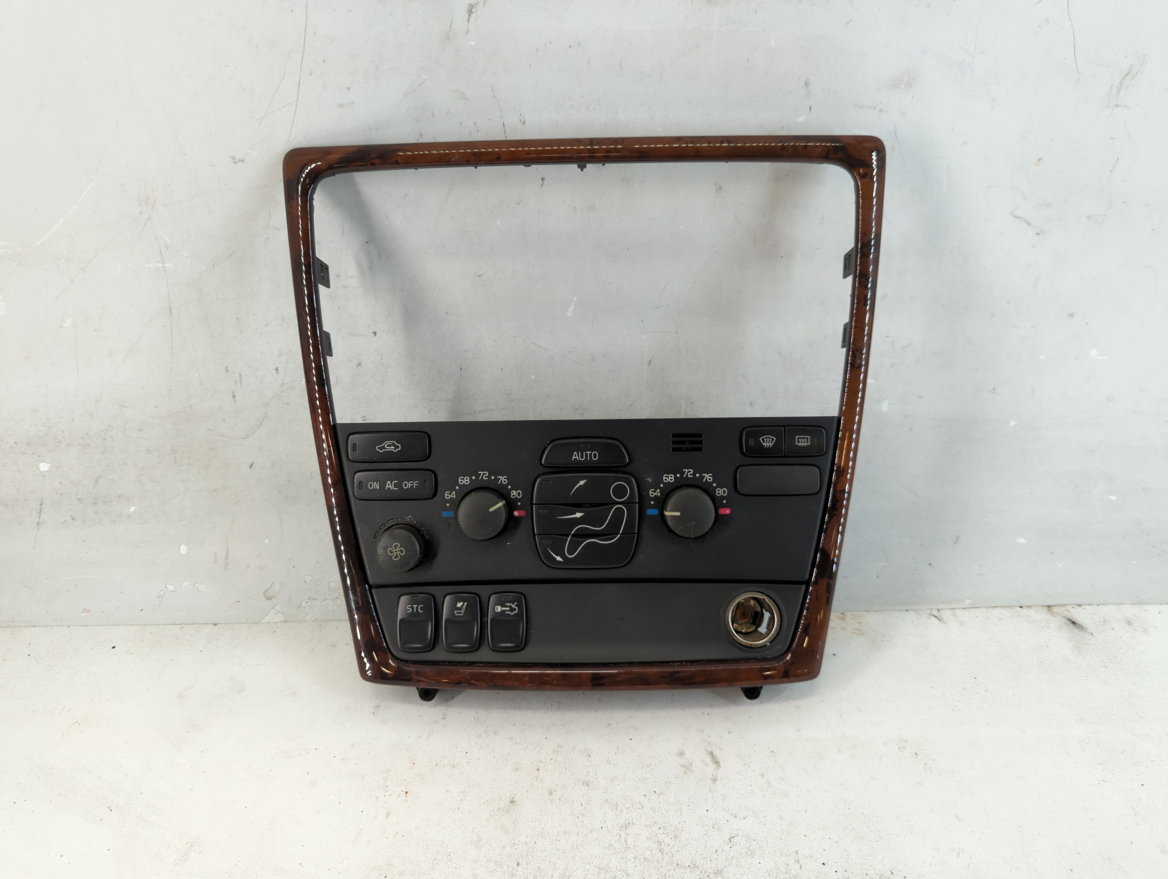 Picture of Volvo V60 Ac Heater Climate Control 8697141-04w50e 1083323