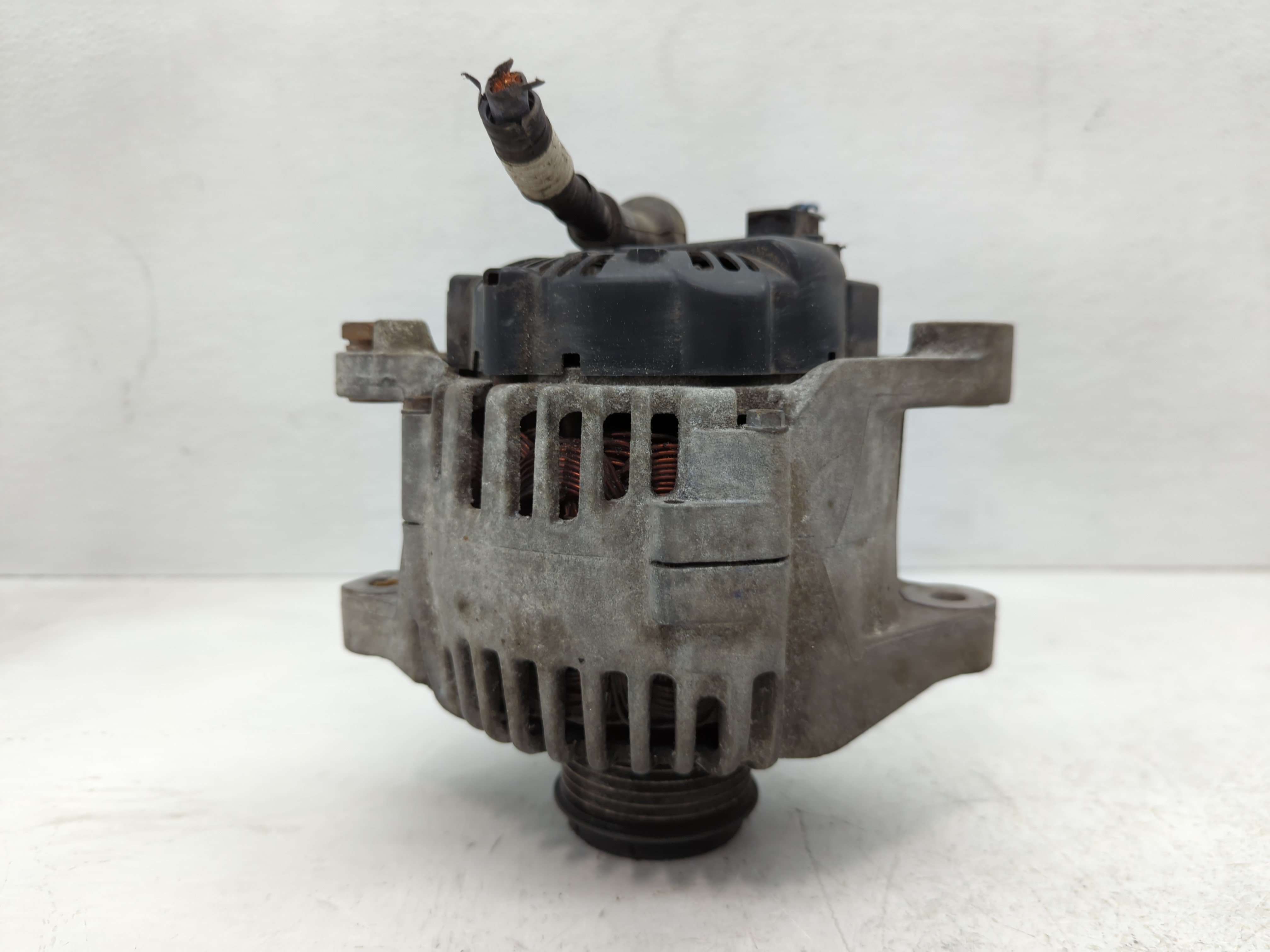 Picture of 2011-2013 Kia Forte Alternator Generator Charging Assembly Engine Oem 1083346