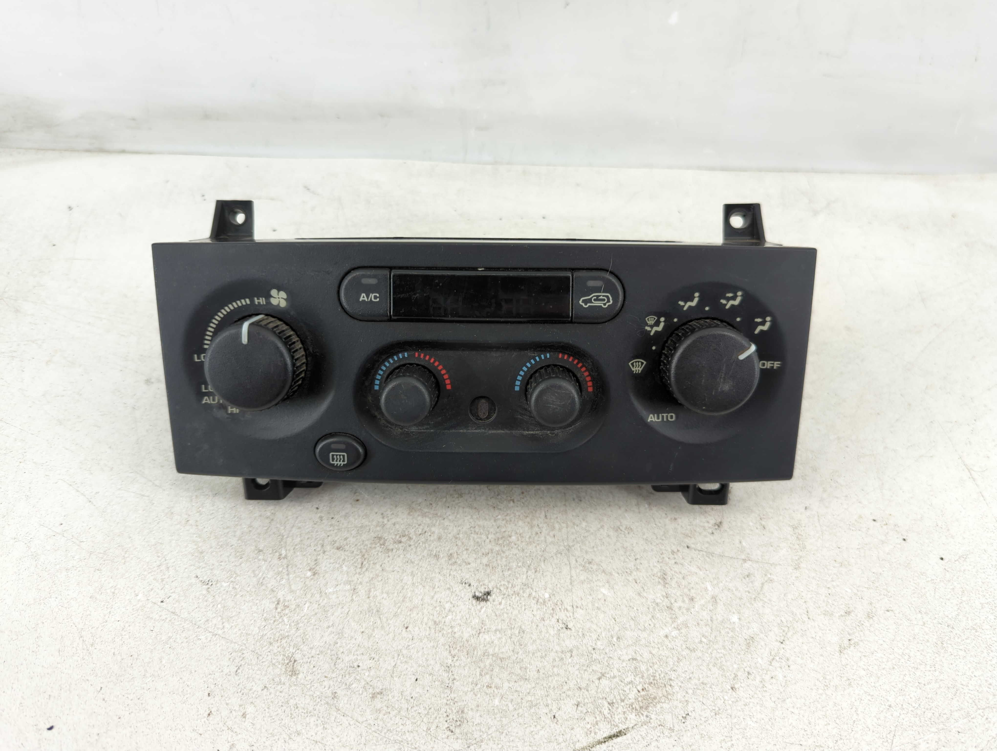 2002-2002 Jeep Grand Cherokee Ac Heater Climate Control Temperature Oem 1083386 - Oemusedautoparts1.com