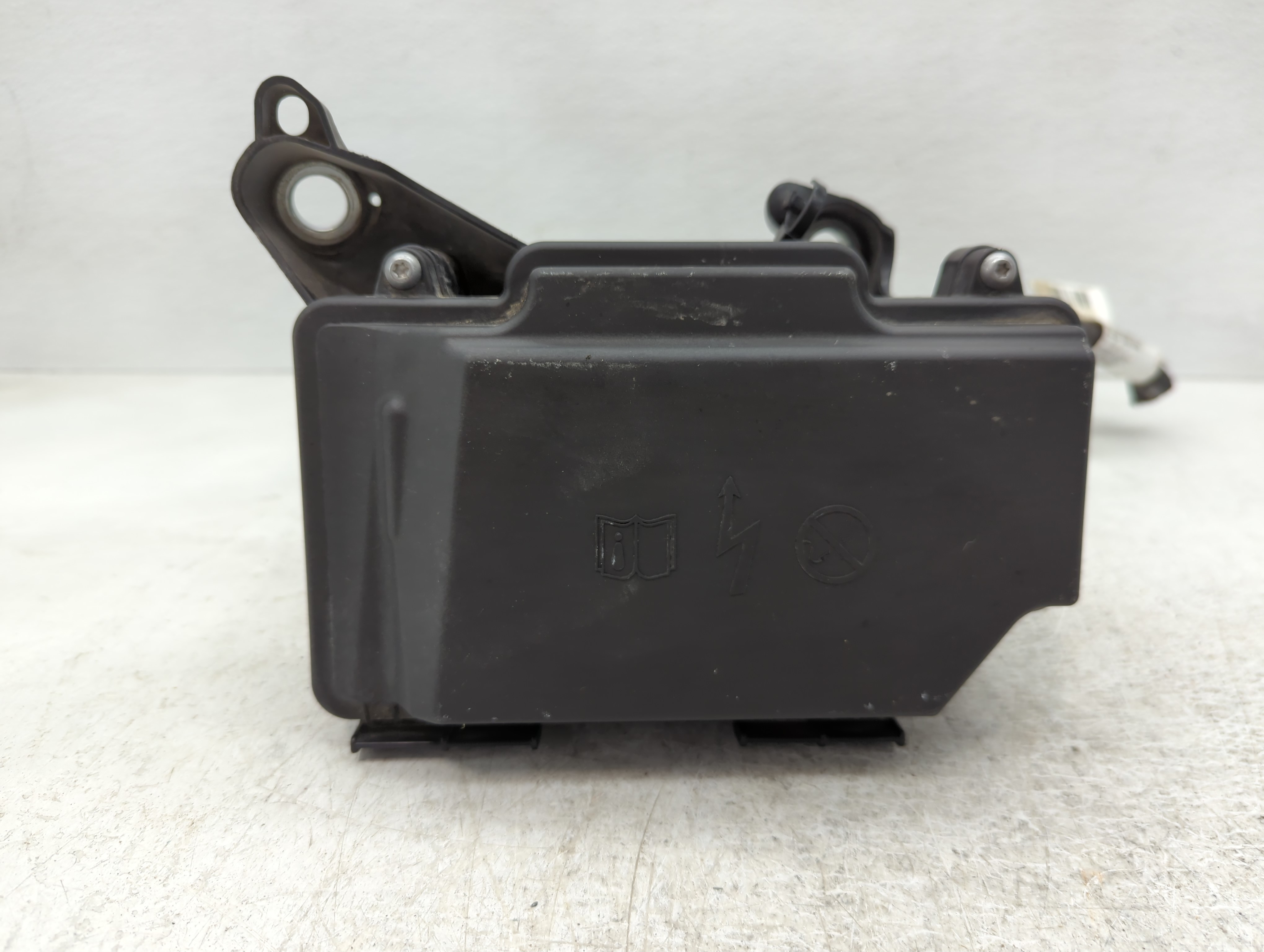 Picture of 2019 Mercedes-benz E450 Fusebox Fuse Box Relay Module A205 998 13 1083408