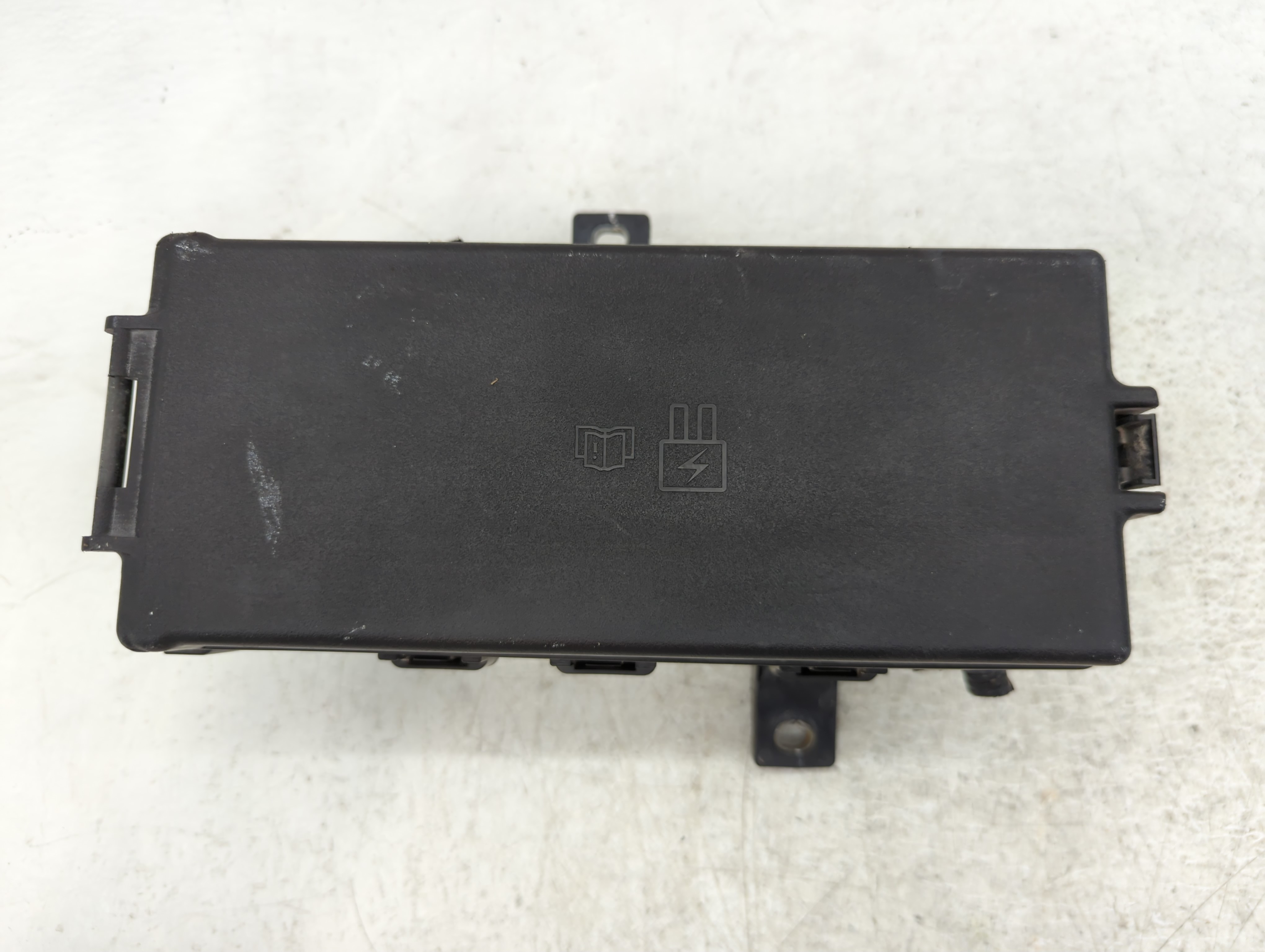 2012-2014 Ford Mustang Fusebox Fuse Box Relay Module Ar3t-14a003-ab 1083415 - Oemusedautoparts1.com