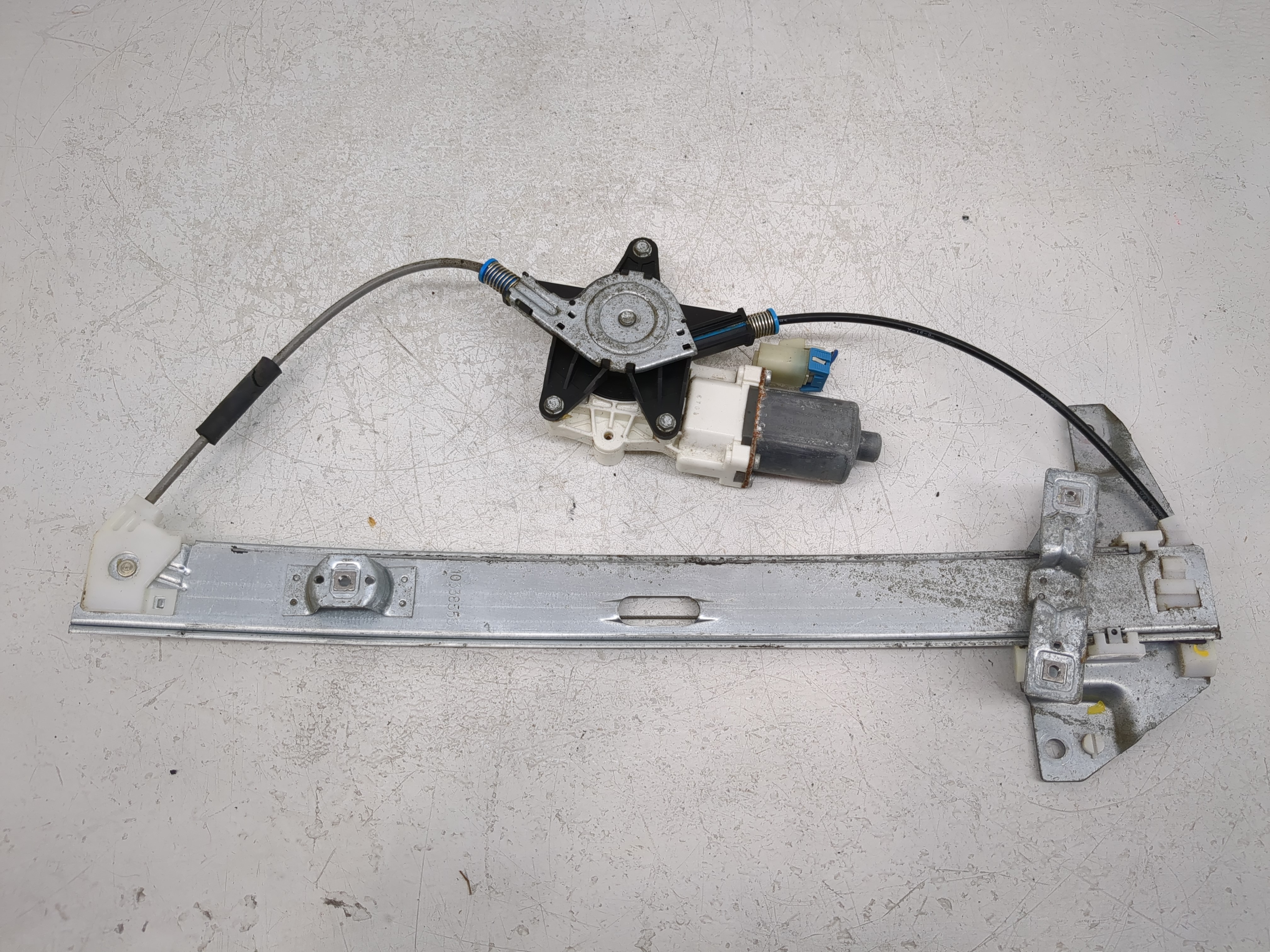 2006-2010 Chevrolet Impala Driver Left Front Window Regulator 1083597 - Oemusedautoparts1.com