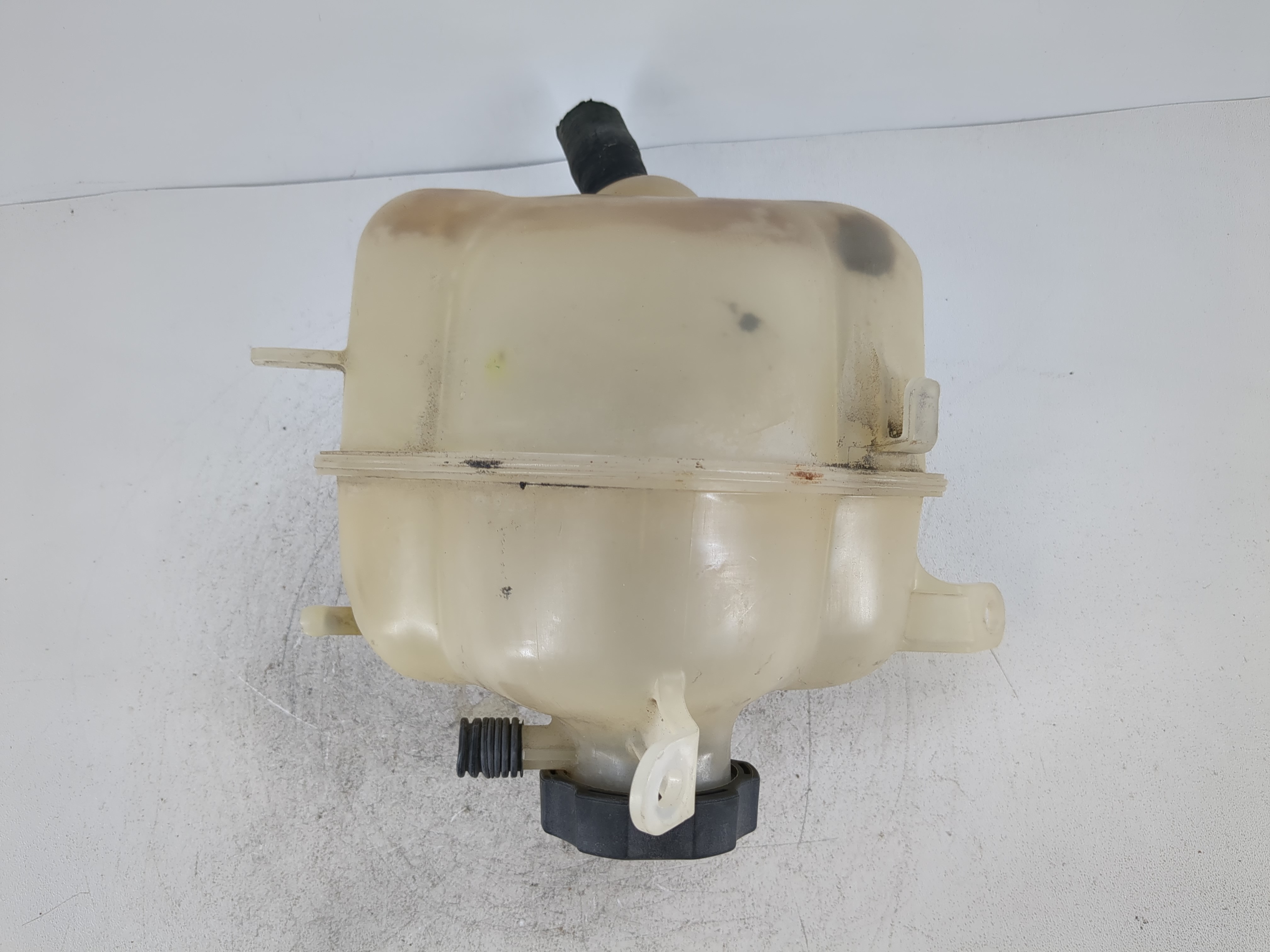 2006 Pontiac Torrent Radiator Coolant Overflow Expansion Tank Bottle 1083773 - Oemusedautoparts1.com