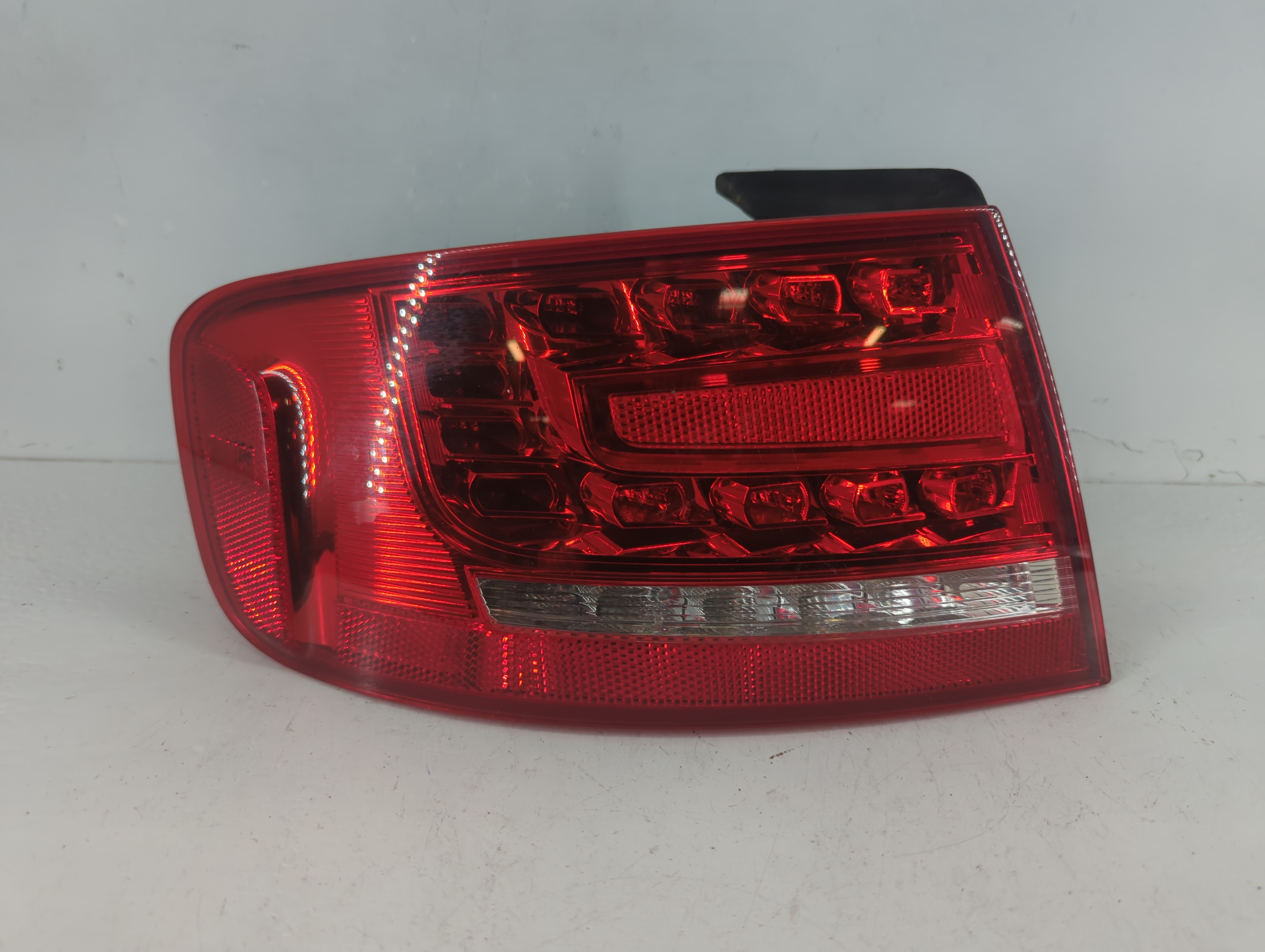 Picture of 2010-2012 Audi A4 Driver Left Side Tail Light Taillight Oem 1083791