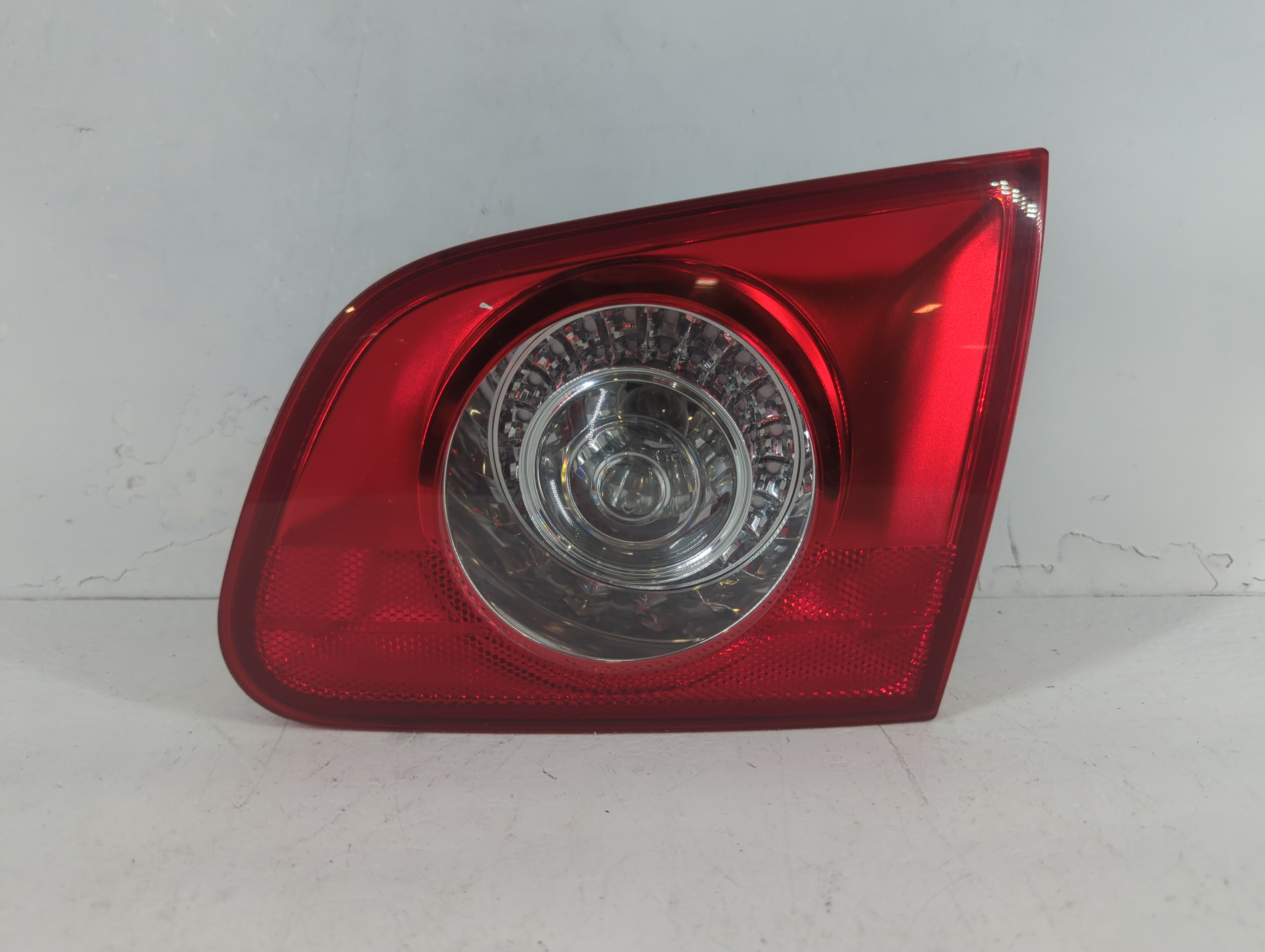 2006 Volkswagen Passat Passenger Right Side Tail Light Taillight Oem 1083795 - Oemusedautoparts1.com