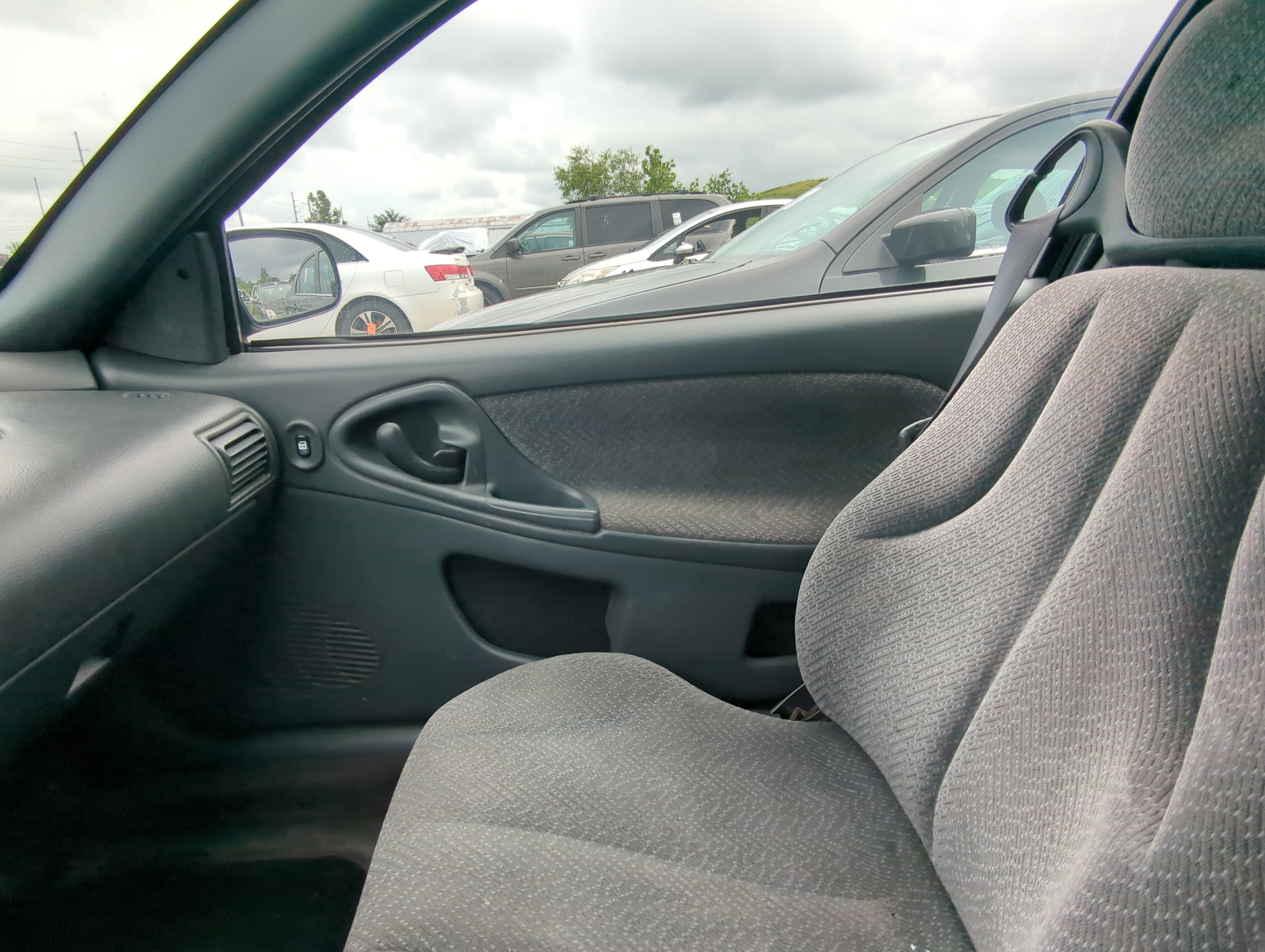 Picture of 2004 Chevrolet Cavalier Front Right Passenger Interior Door Panel Trim 1083928