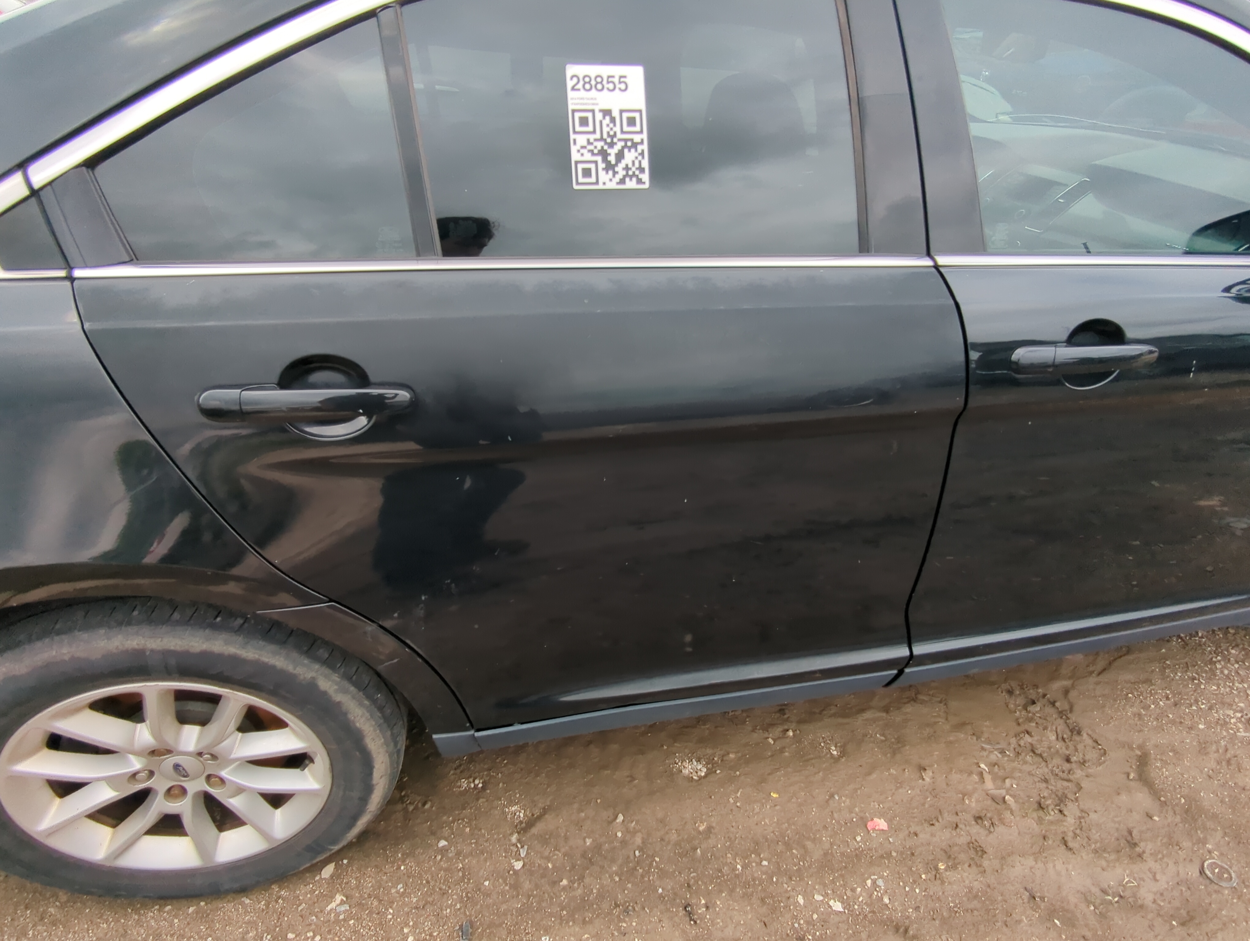 Picture of 2010-2019 Ford Taurus Passenger Rear Door Oem 1084185