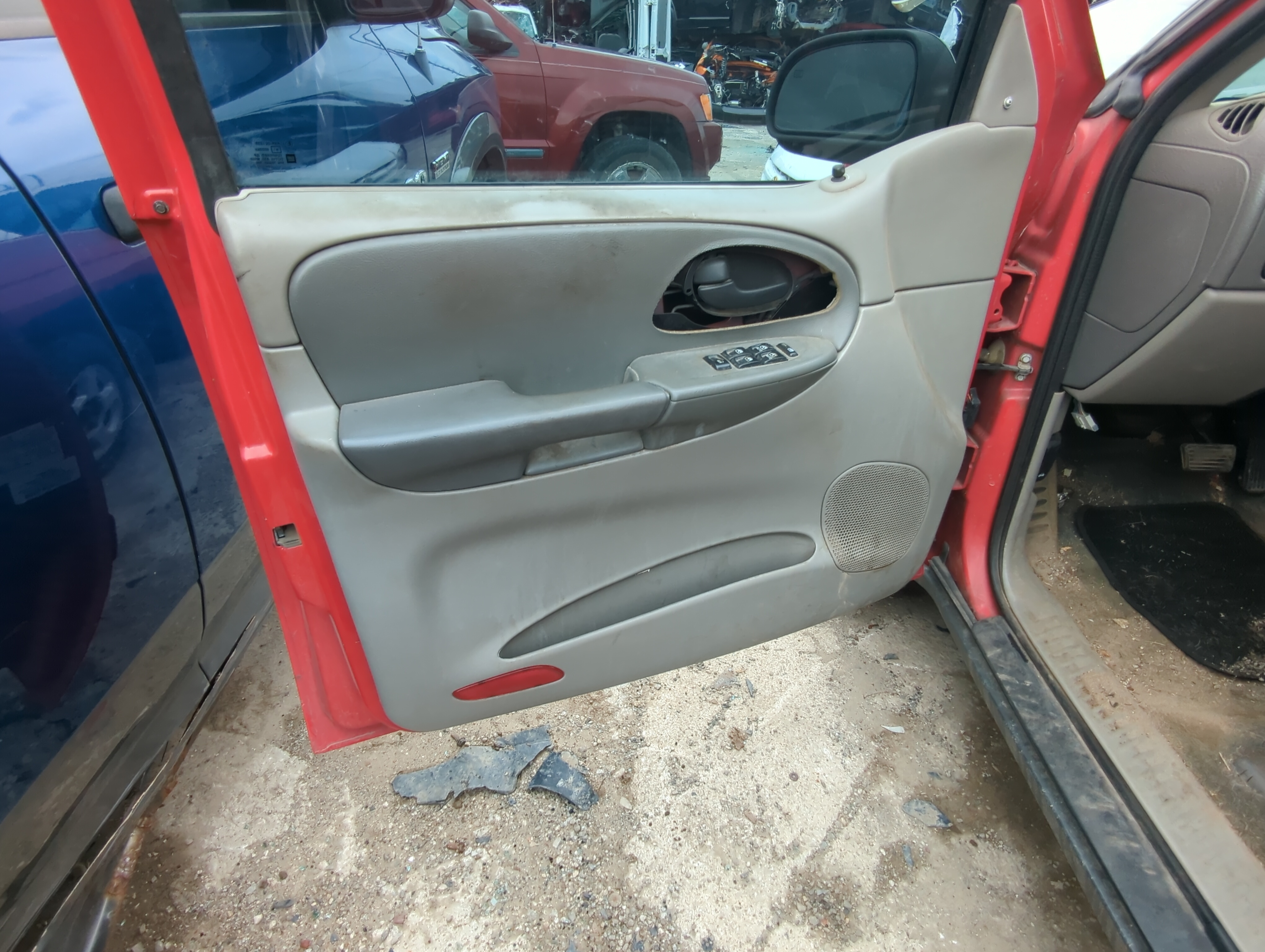 Picture of 2002 Chevrolet Trailblazer Front Left Driver Interior Door Panel Trim 1084409
