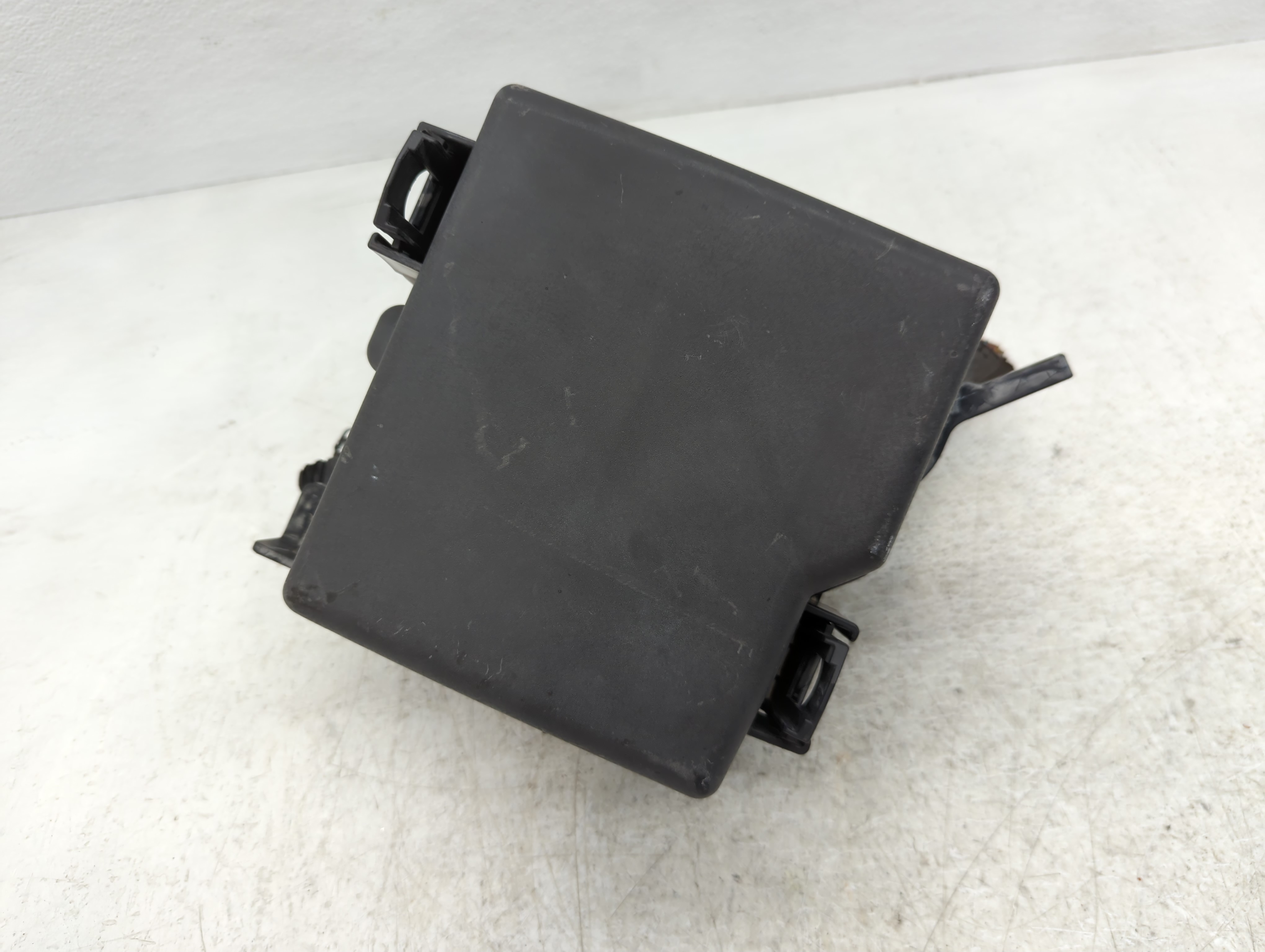 2016-2018 Kia Sorento Fusebox Fuse Box Relay Module 9 120 1c60 1084610 - Oemusedautoparts1.com