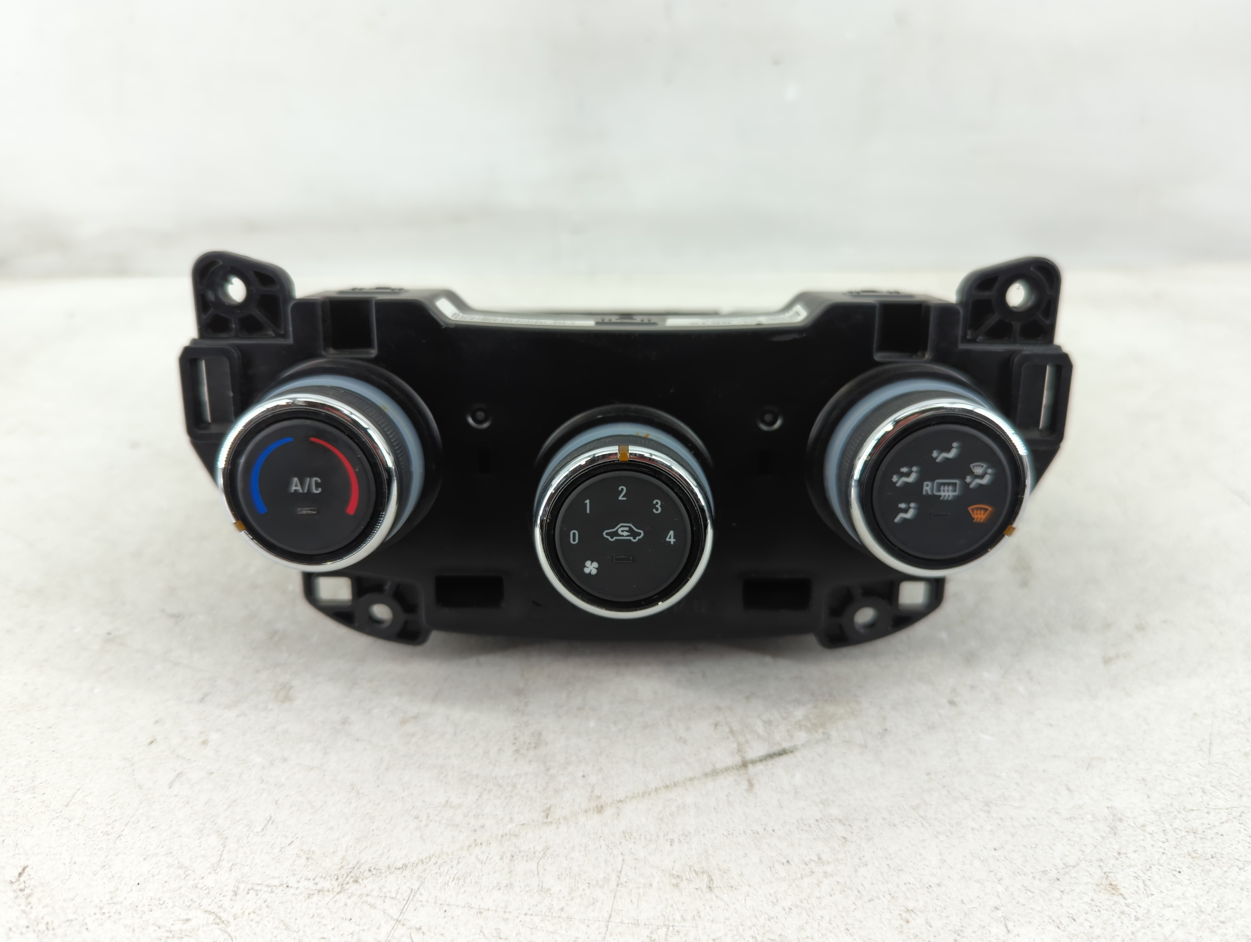 2017-2018 Chevrolet Spark Ac Heater Climate Control 42479612 1084623 - Oemusedautoparts1.com