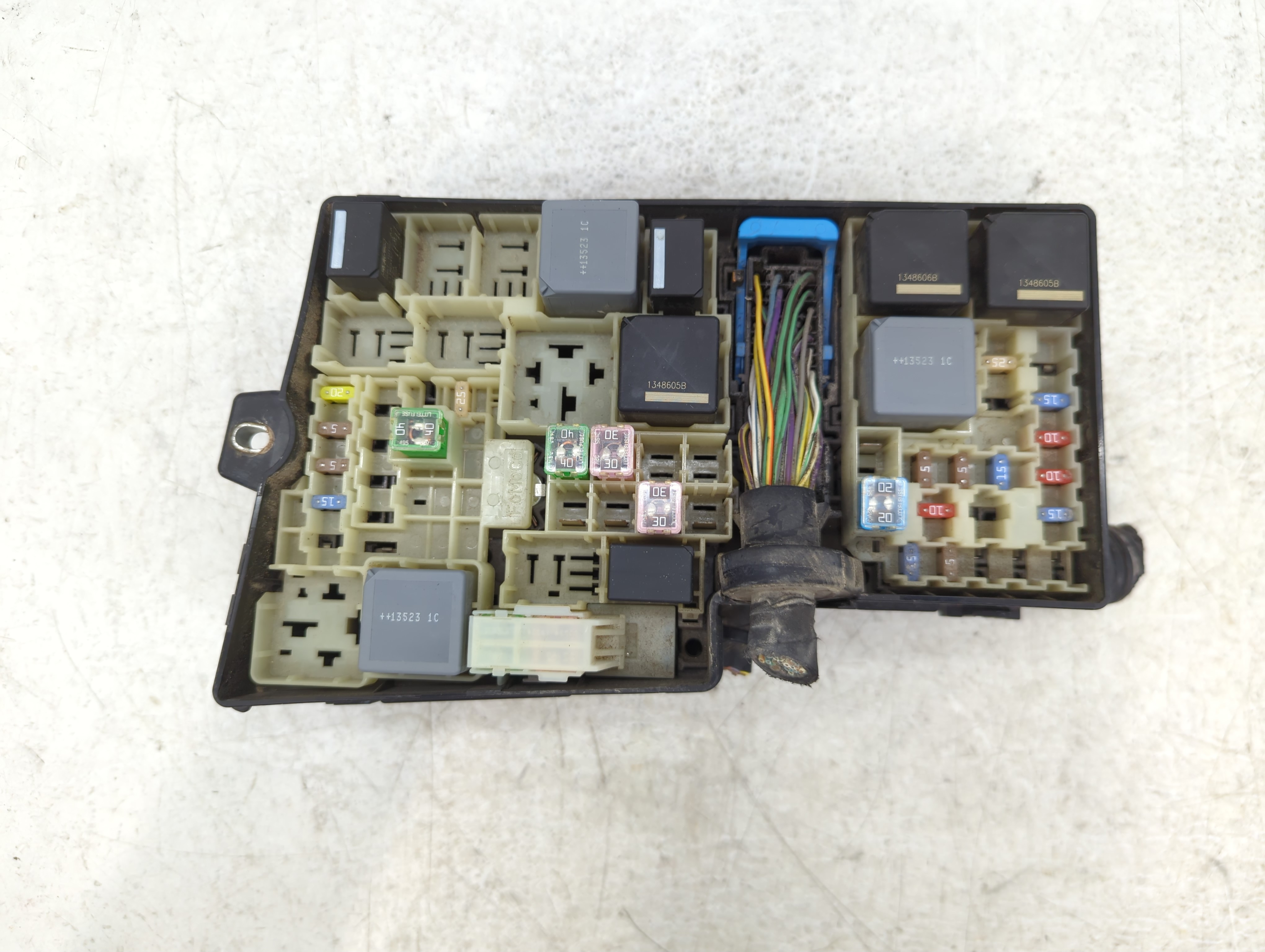 Picture of 2014-2015 Ford Transit Connect Fusebox Fuse Box Relay Module 1084692