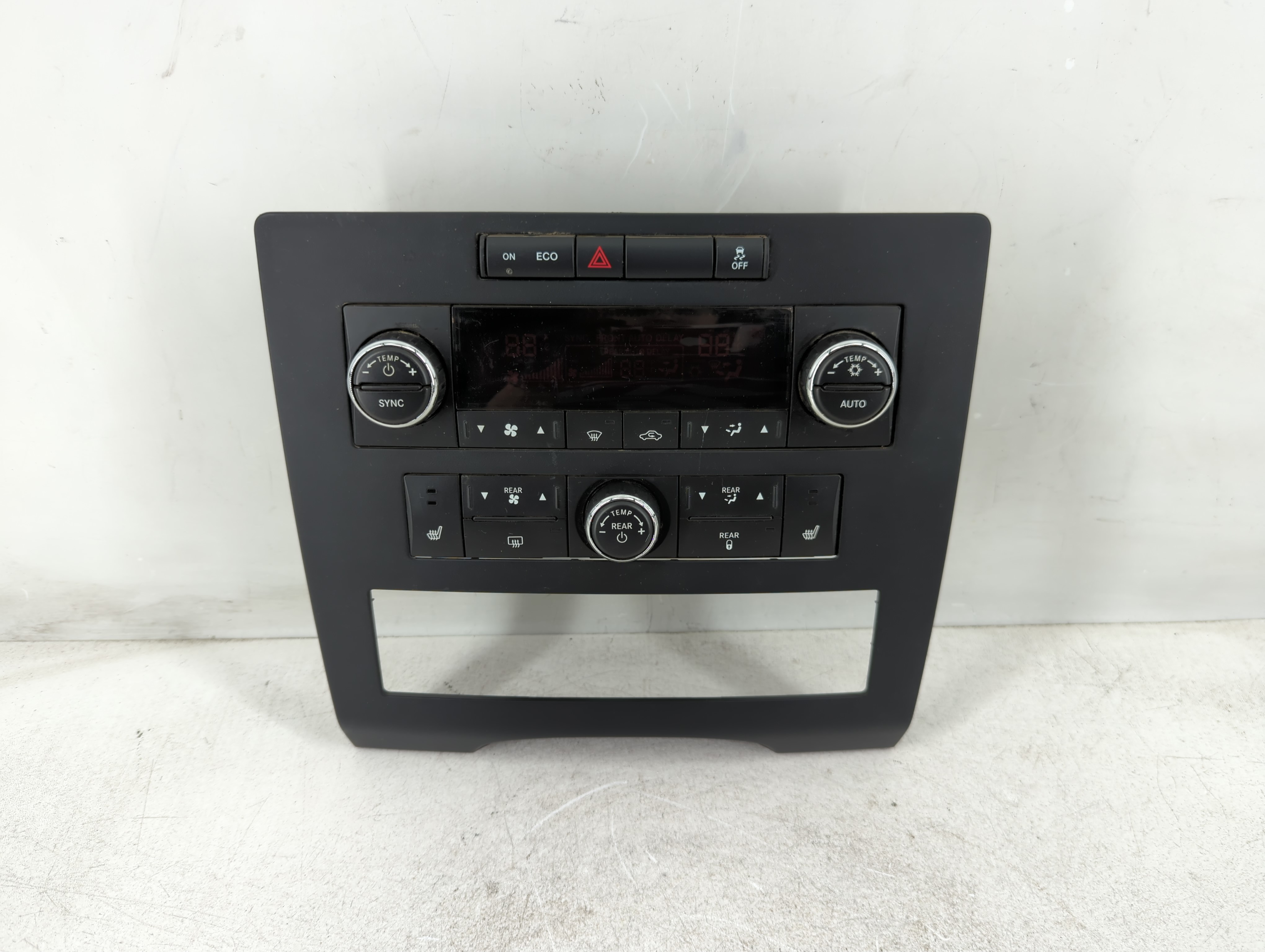 2009-2011 Volkswagen Routan Ac Heater Climate Control P55111964ac 1084705 - Oemusedautoparts1.com