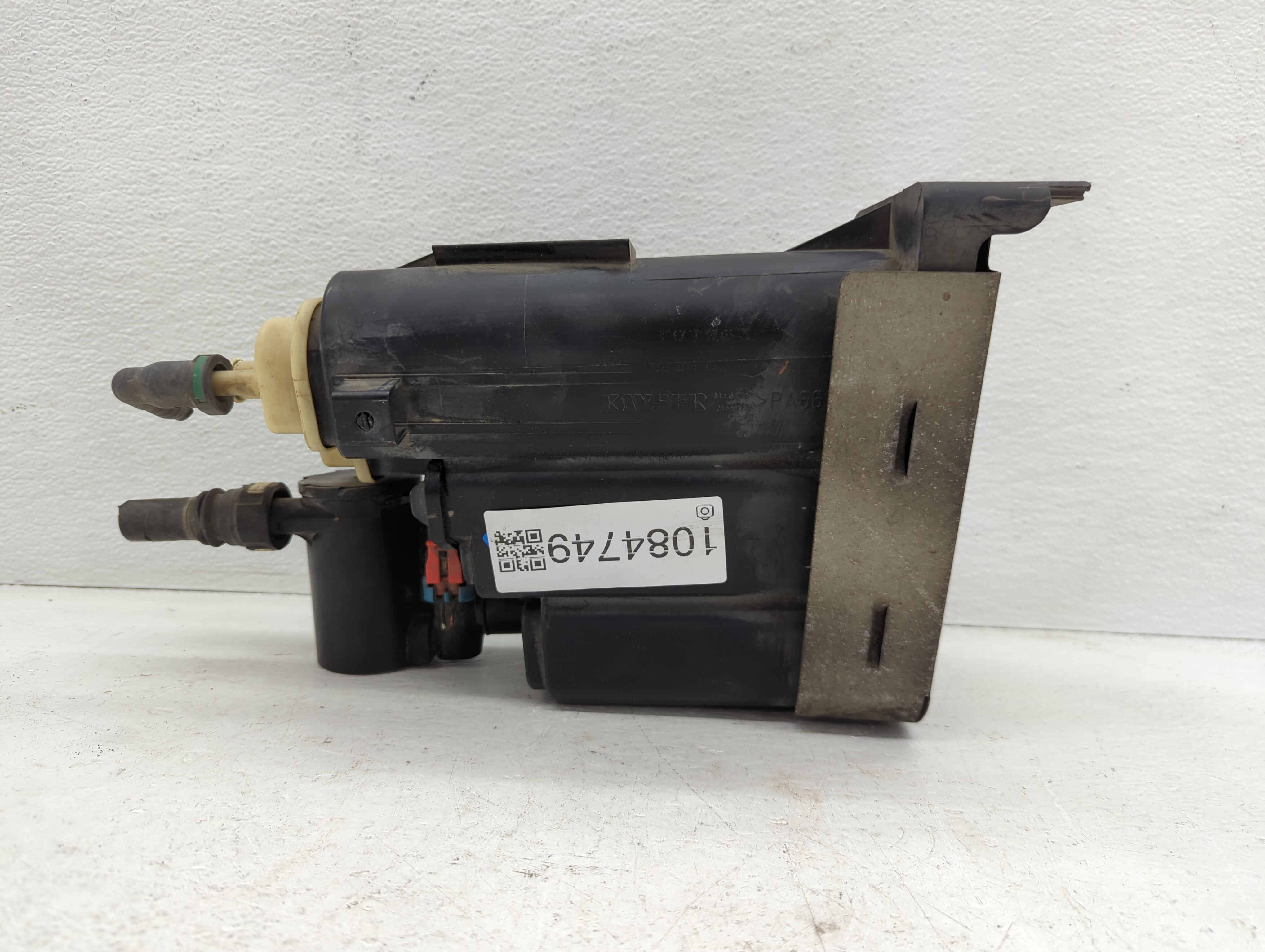 2008 Chevrolet Hhr Fuel Vapor Charcoal Canister 1084749 - Oemusedautoparts1.com