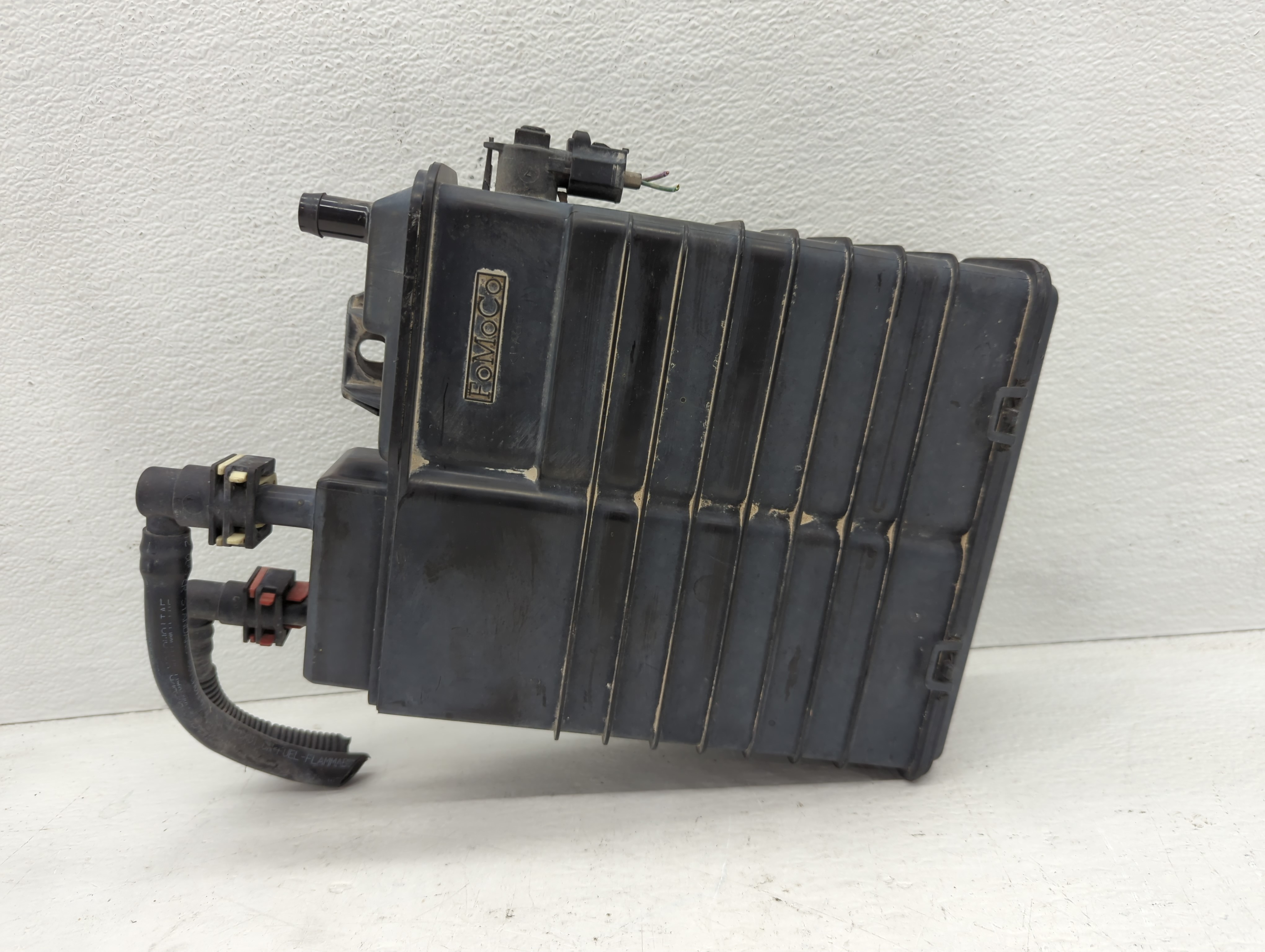 2010 Ford Mustang Fuel Vapor Charcoal Canister 1084774 - Oemusedautoparts1.com