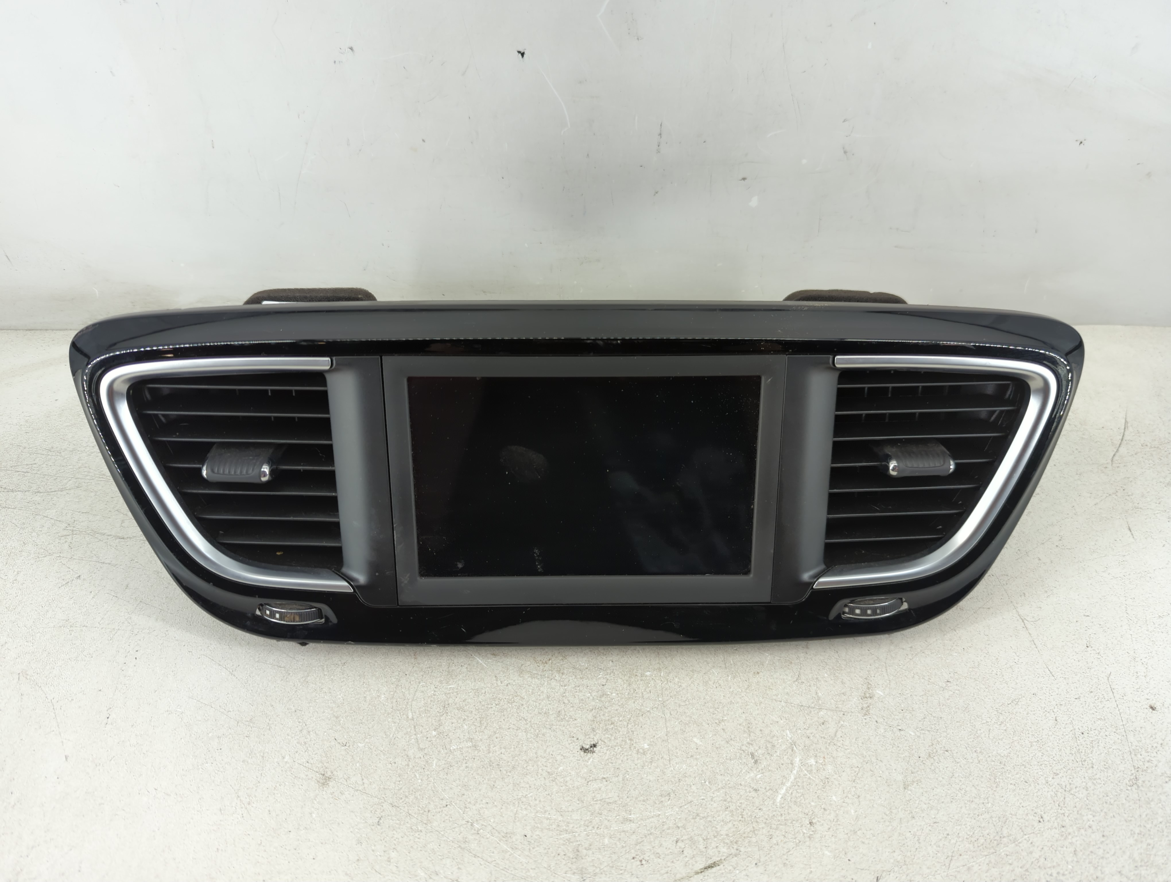 2019-2019 Chrysler Pacifica Am Fm Cd Player Radio Receiver 1084803 - Oemusedautoparts1.com