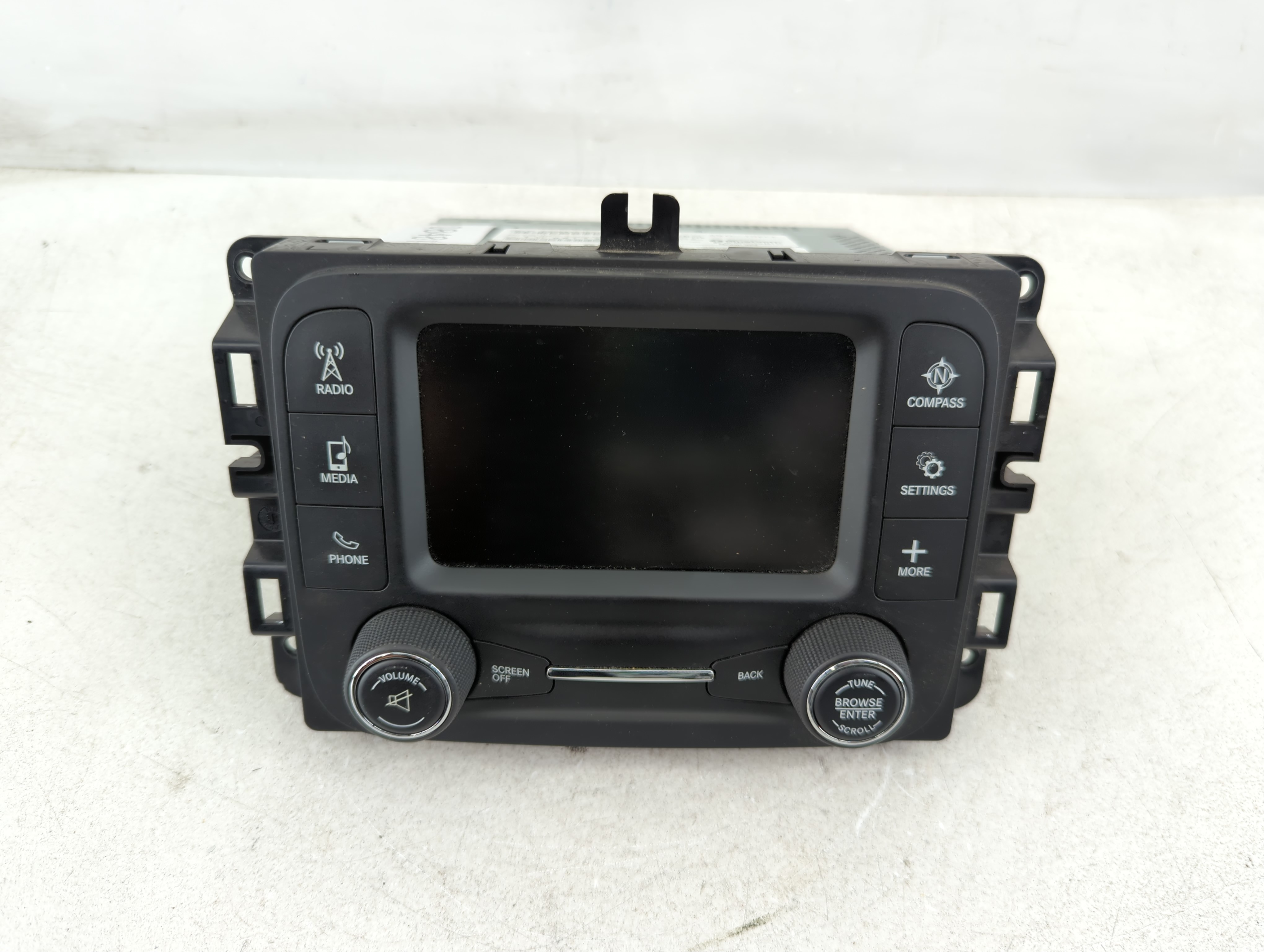 2014-2014 Jeep Cherokee Am Fm Cd Player Radio Receiver 1084818 - Oemusedautoparts1.com