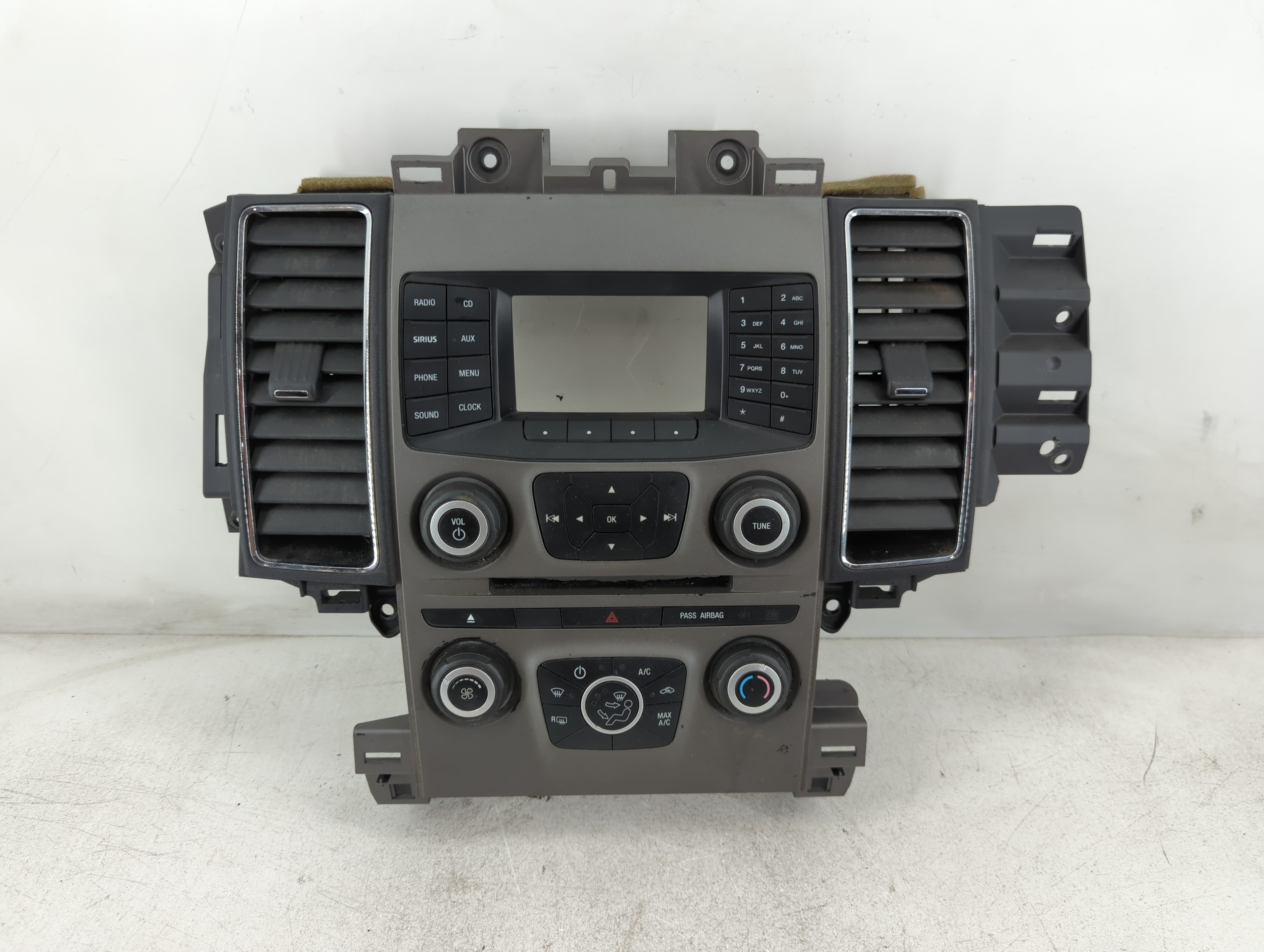 2014-2019 Ford Taurus Am Fm Cd Player Radio Receiver 1084855 - Oemusedautoparts1.com