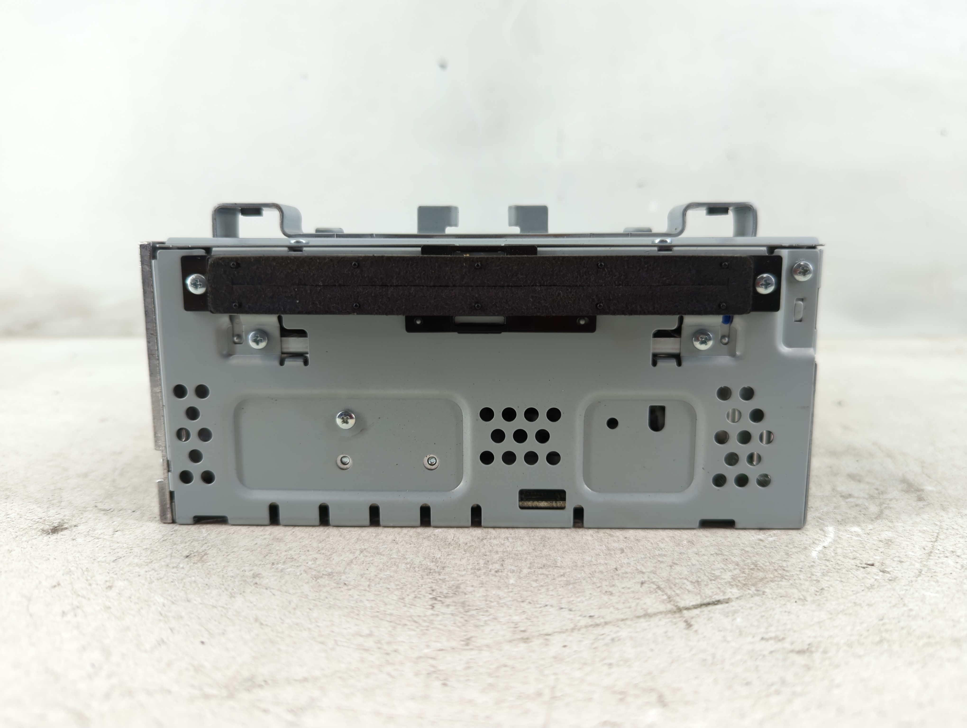 2015-2019 Ford Escape Am Fm Cd Player Radio Receiver 1084878 - Oemusedautoparts1.com