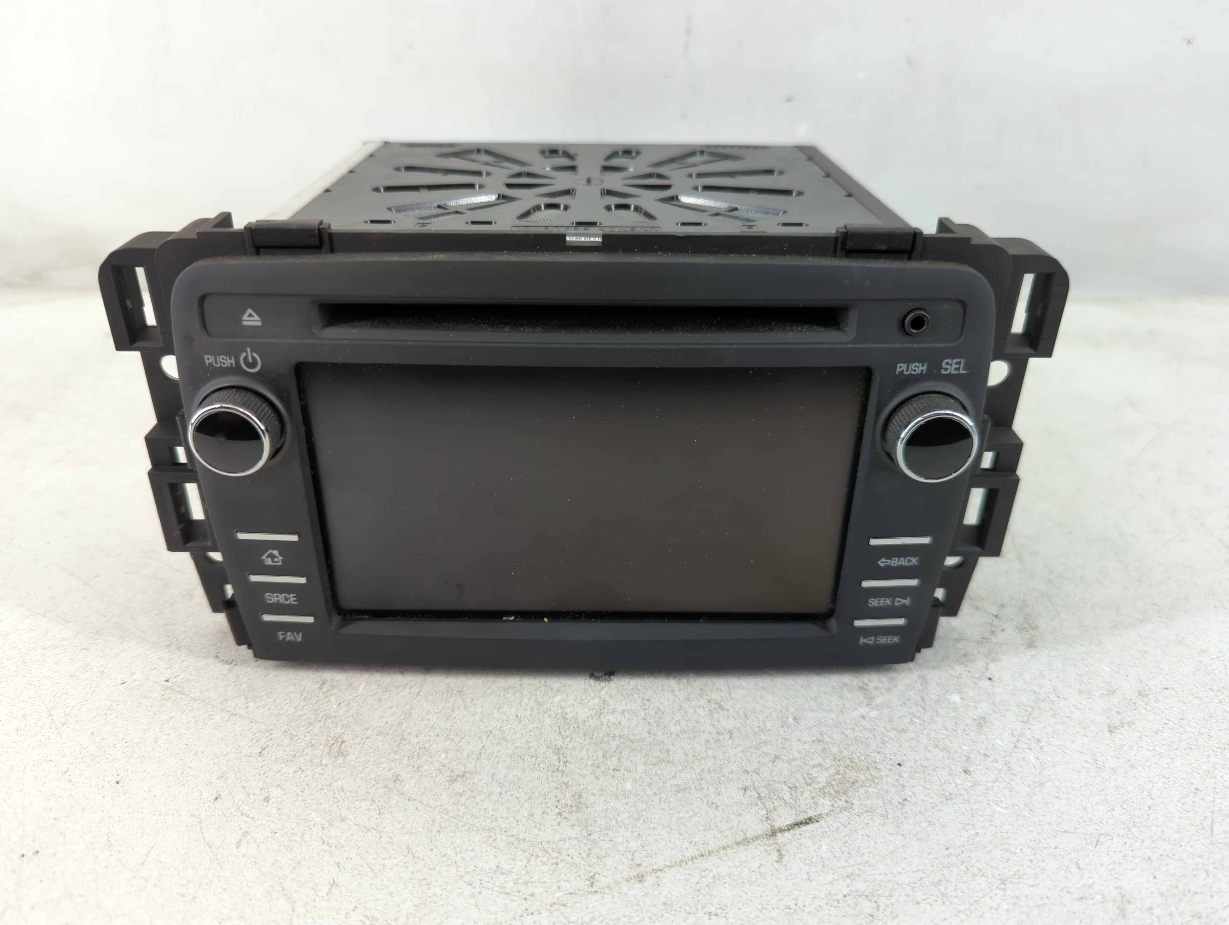 2015-2016 Chevrolet Traverse Am Fm Cd Player Radio Receiver 1084898 - Oemusedautoparts1.com