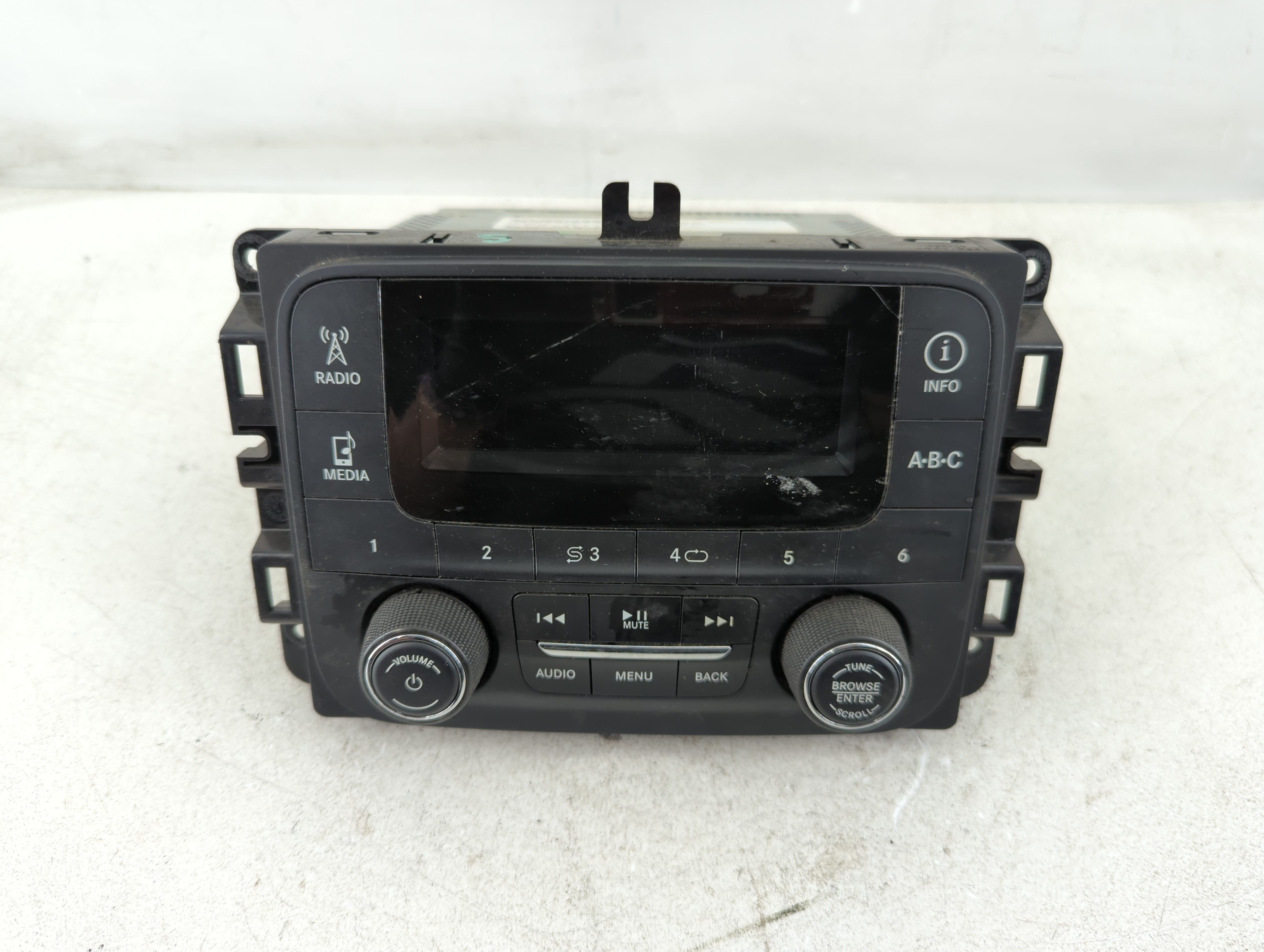 Dodge Ram 1500 Am Fm Cd Player Radio Receiver 1084902 - Oemusedautoparts1.com