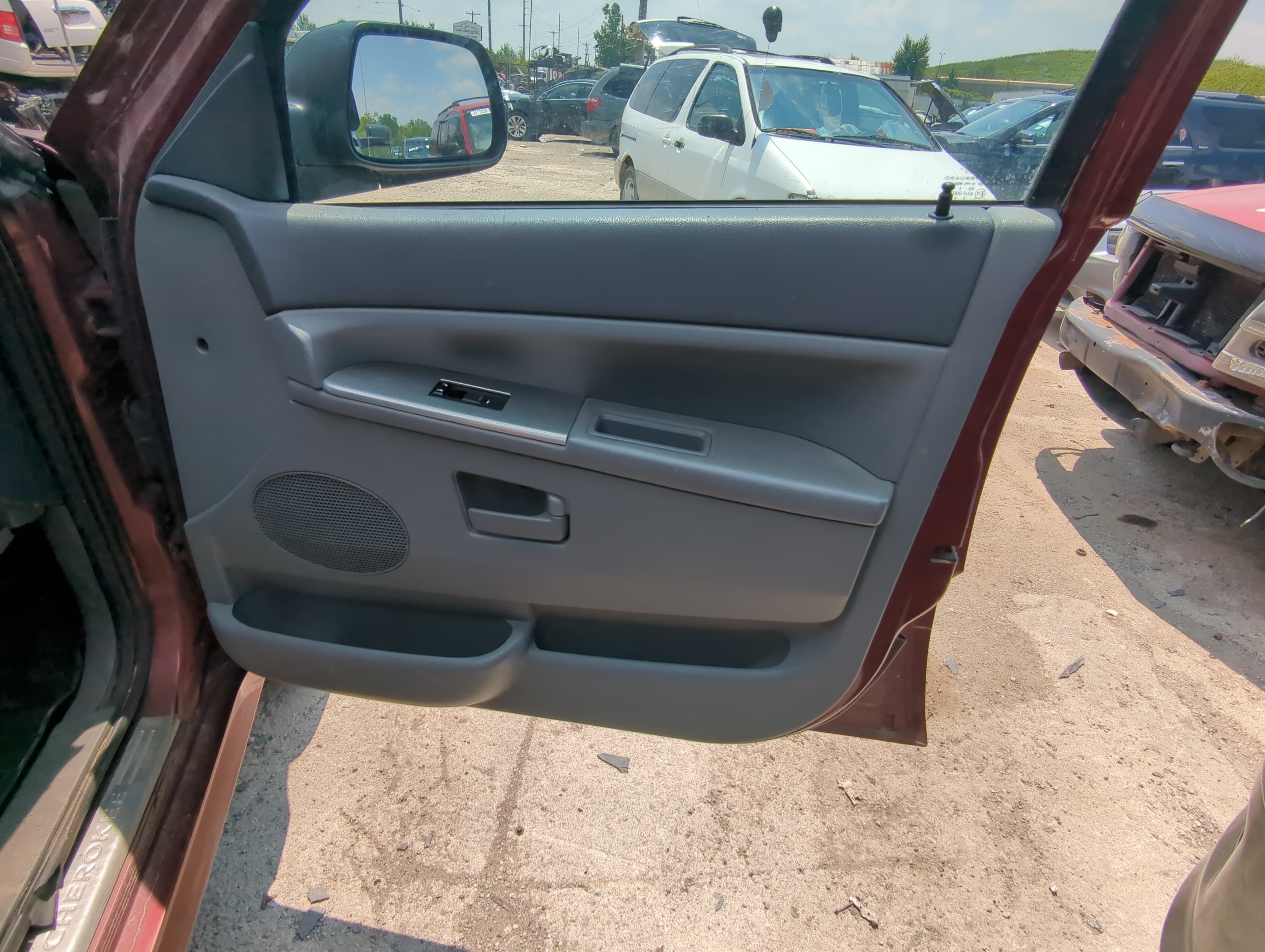 Picture of 2007 Jeep Grand Cherokee Front Right Passenger Interior Door Panel Trim 1084936