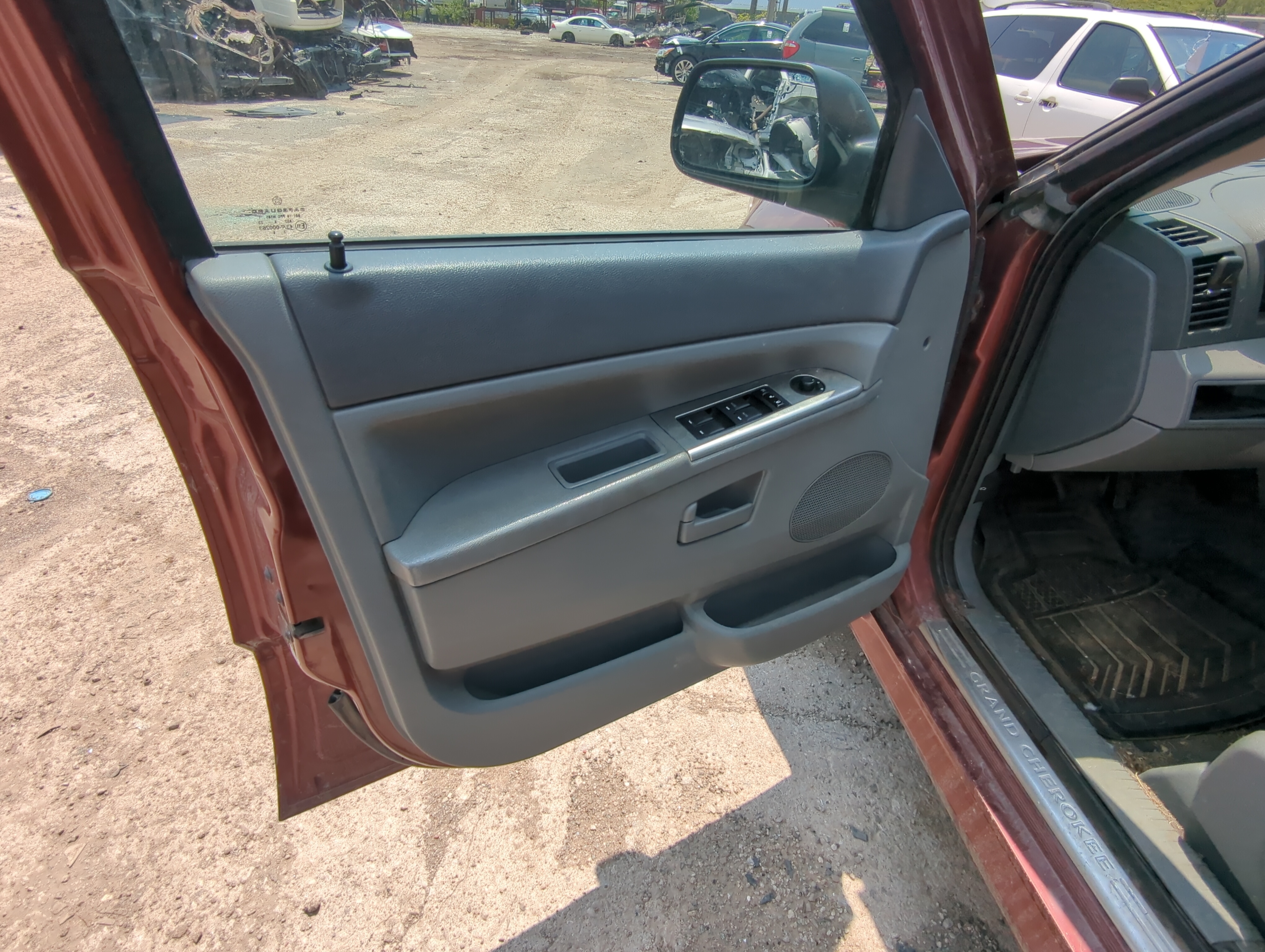 Picture of 2007 Jeep Grand Cherokee Front Left Driver Interior Door Panel Trim 1084937