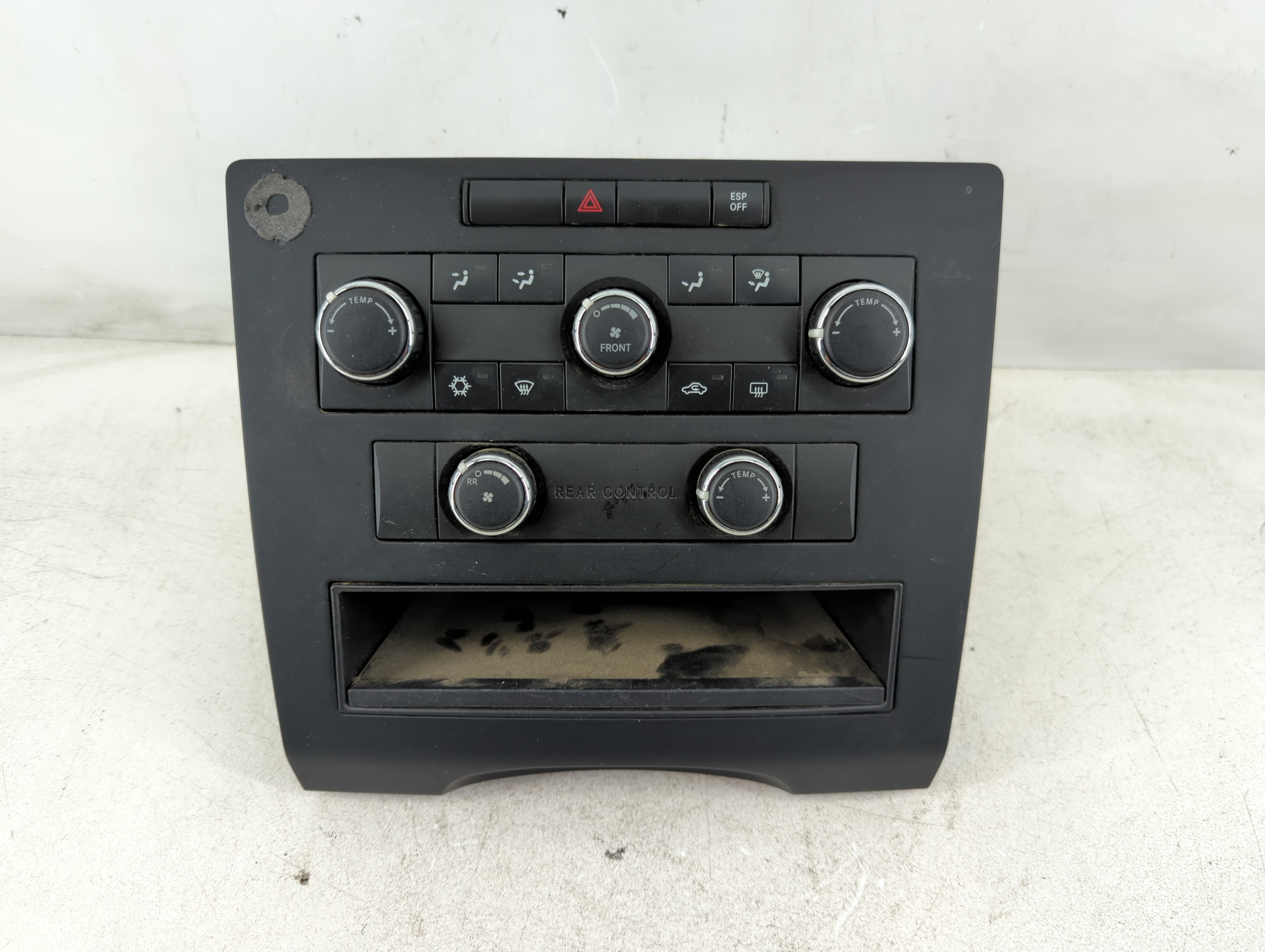2009-2011 Volkswagen Routan Ac Heater Climate Control P55111863ae 1085100 - Oemusedautoparts1.com