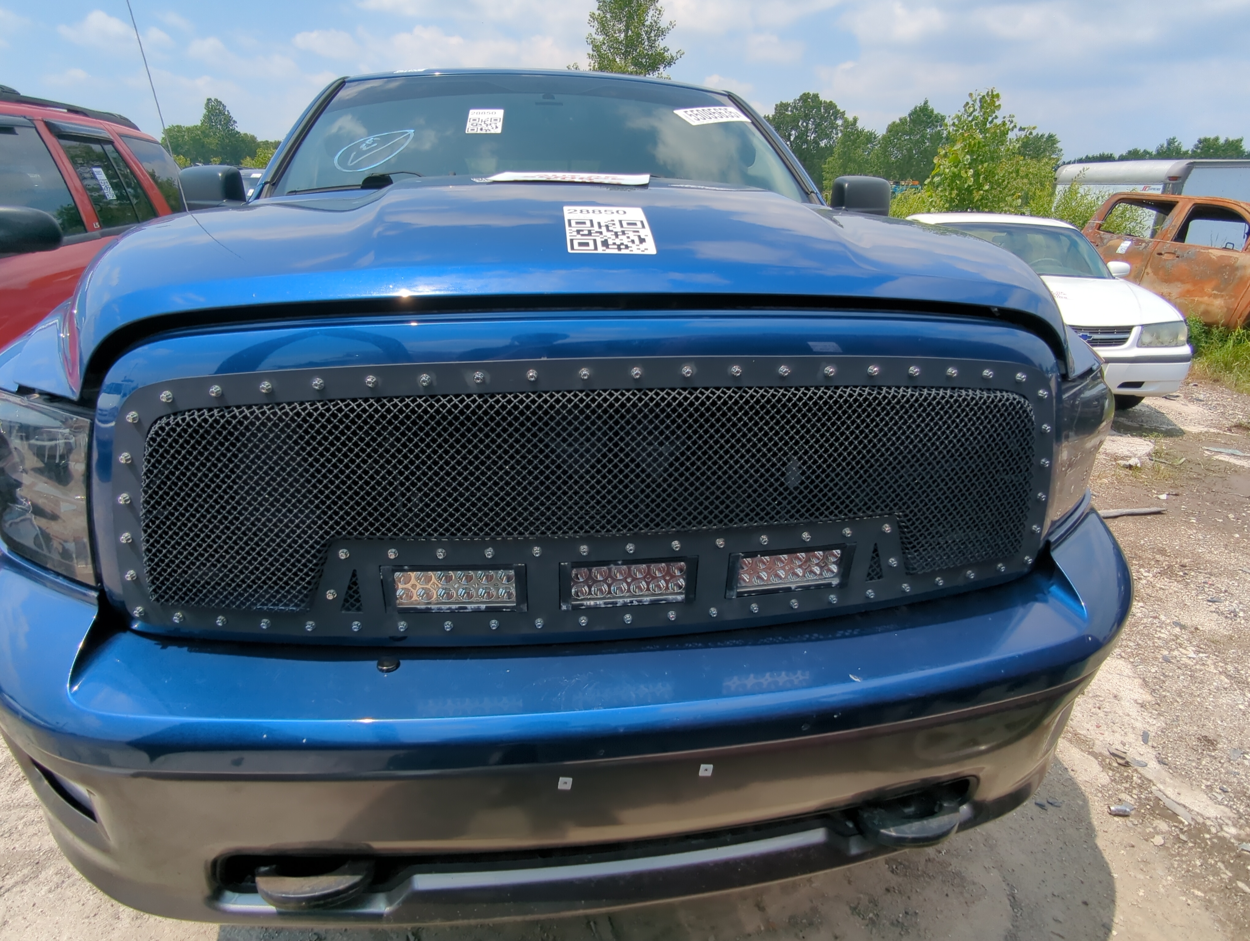 2011-2012 Ram 1500 Front Grille Bumper Not Included 1085259 - Oemusedautoparts1.com