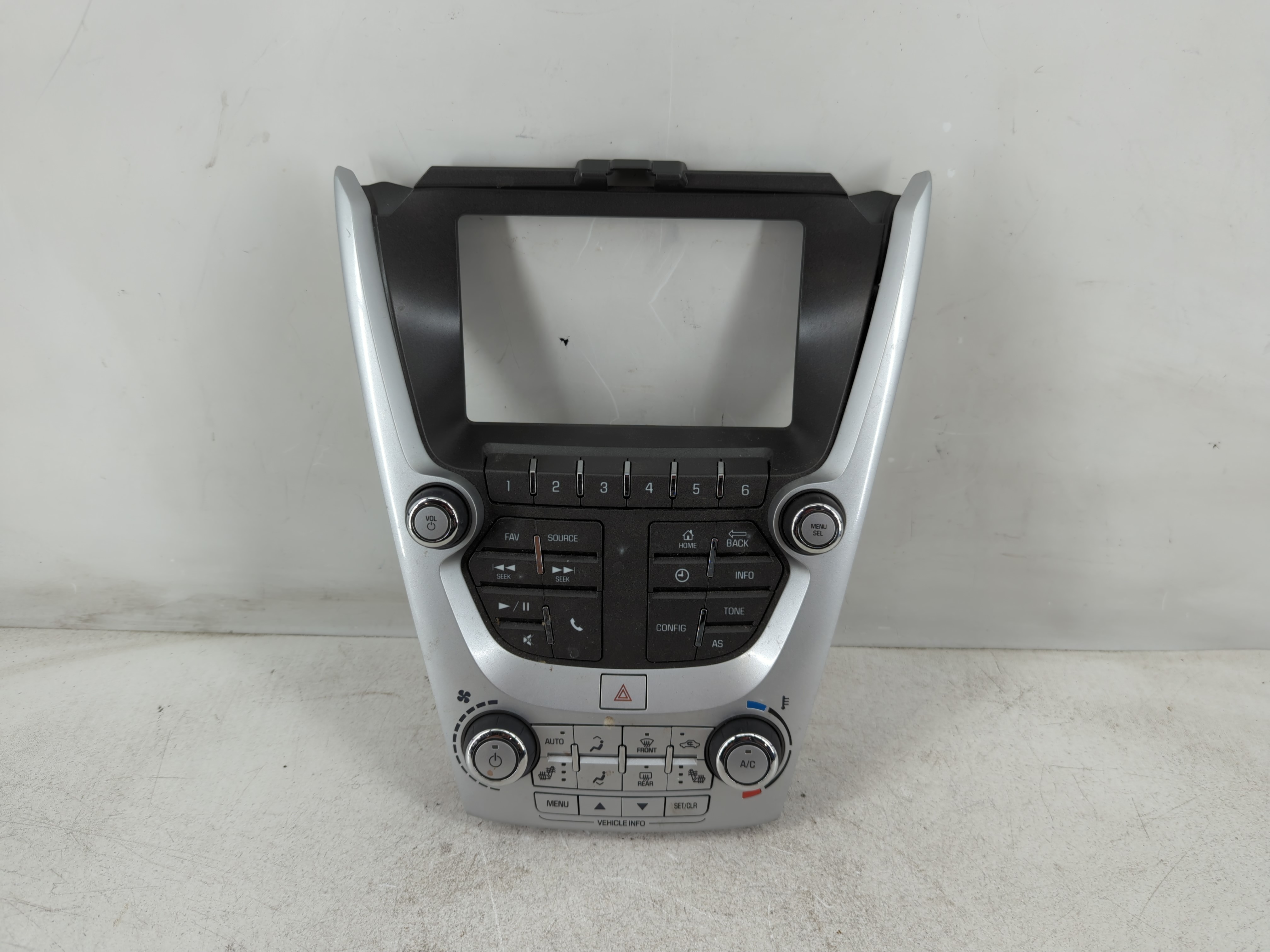 2016-2017 Chevrolet Equinox Am Fm Cd Player Radio Receiver 1085613 - Oemusedautoparts1.com