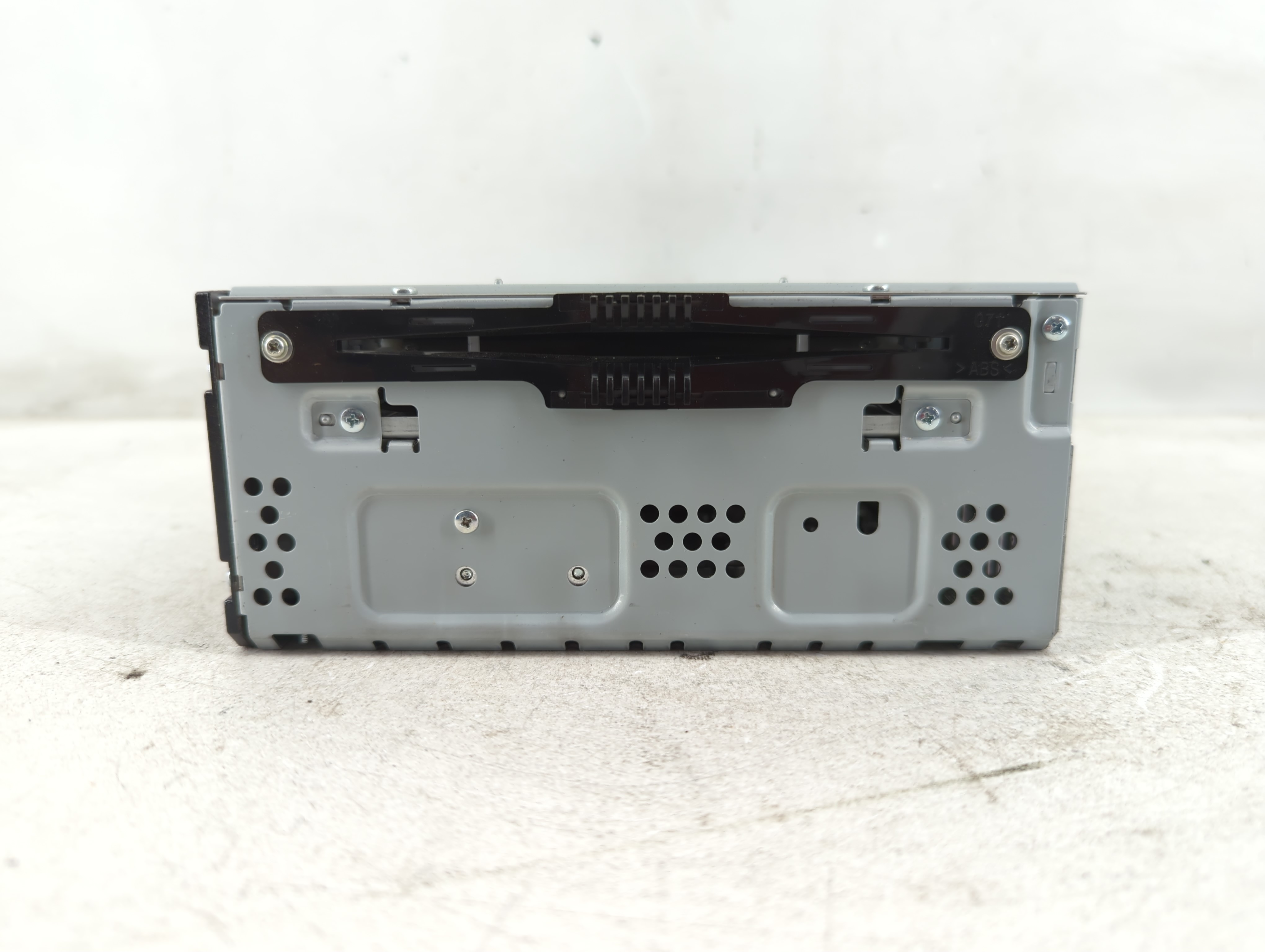 2015-2018 Ford Edge Am Fm Cd Player Radio Receiver 1085621 - Oemusedautoparts1.com