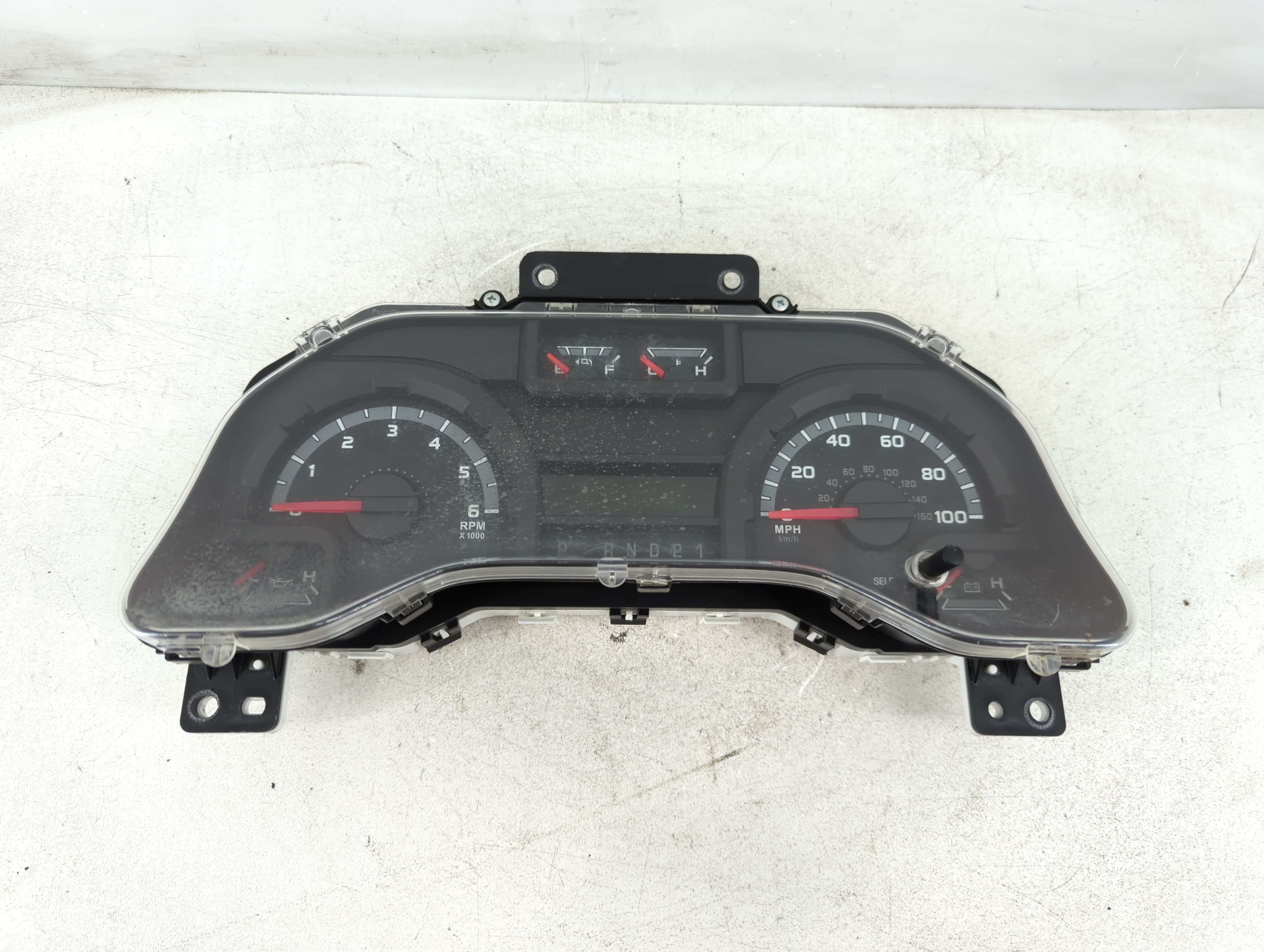 Ford E-250 Econoline Speedometer Instrument Cluster Gauges Bc2t-10849-af 1085636 - Oemusedautoparts1.com