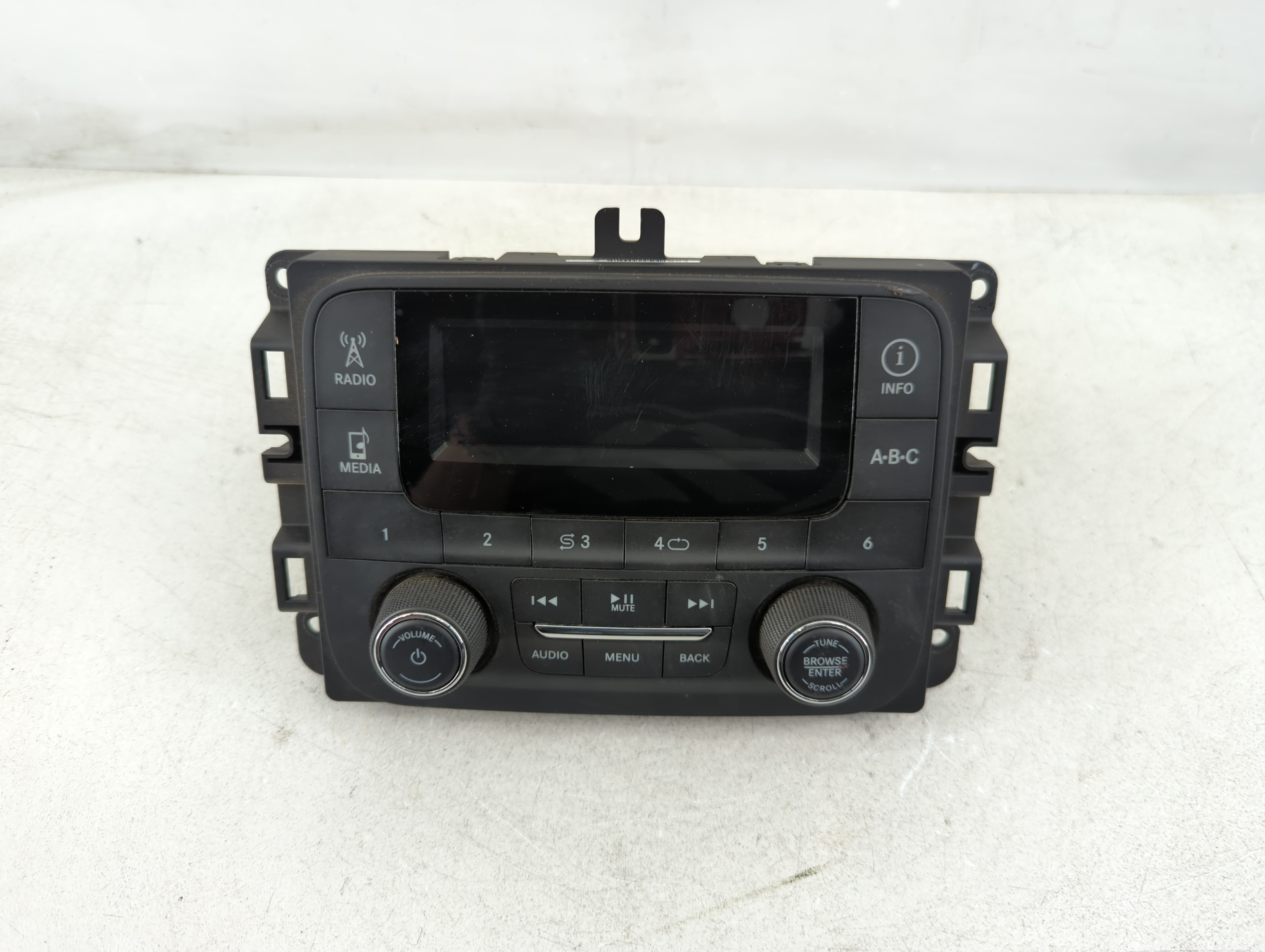 Dodge Ram 1500 Am Fm Cd Player Radio Receiver 1085712 - Oemusedautoparts1.com
