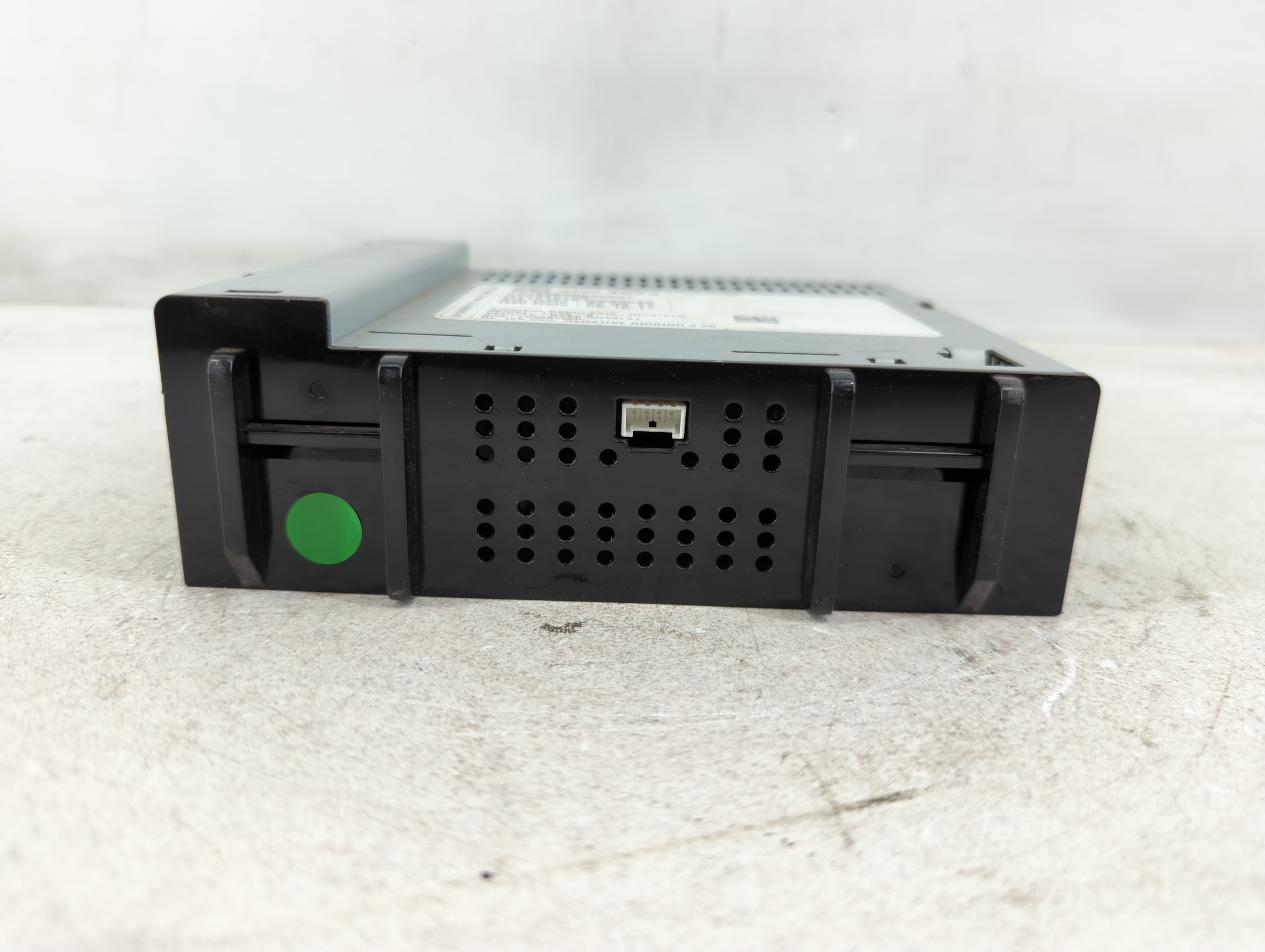 2018-2018 Gmc Sierra 1500 Am Fm Cd Player Radio Receiver 1085718 - Oemusedautoparts1.com
