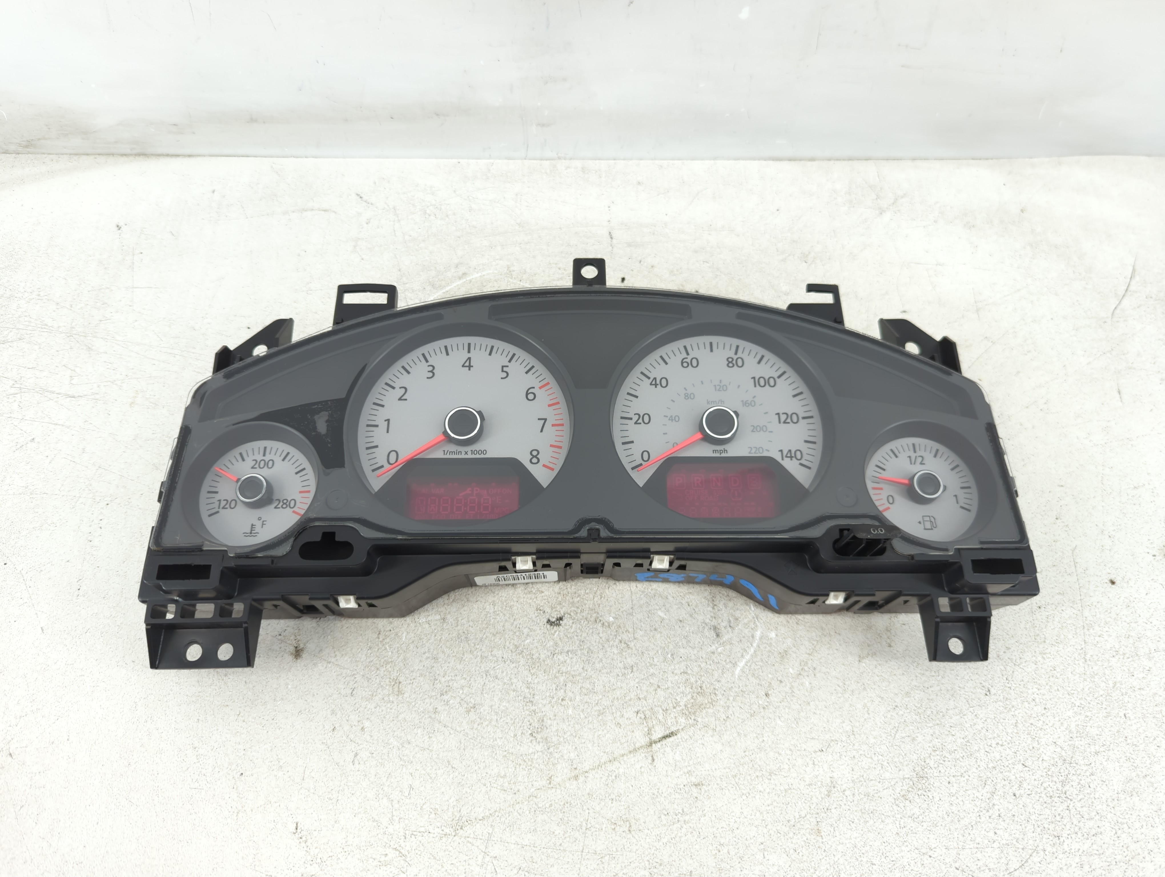 2011-2011 Volkswagen Routan Speedometer Instrument Cluster Gauges 1085739 - Oemusedautoparts1.com