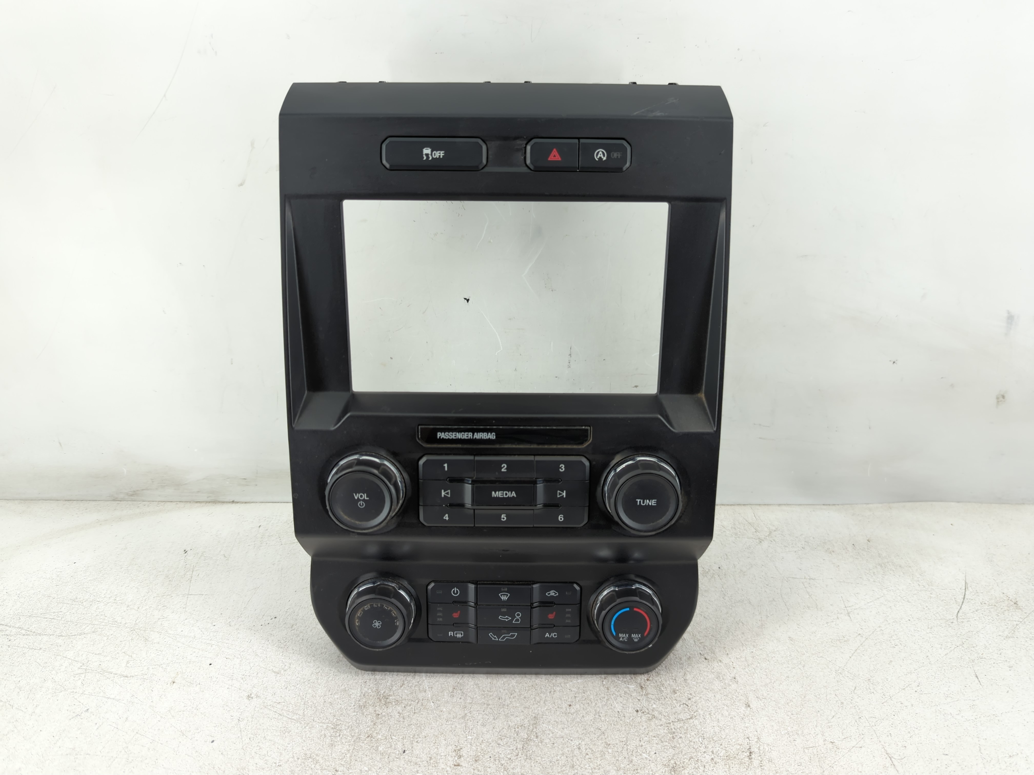 2019-2020 Ford F-150 Am Fm Cd Player Radio Receiver 1085757 - Oemusedautoparts1.com