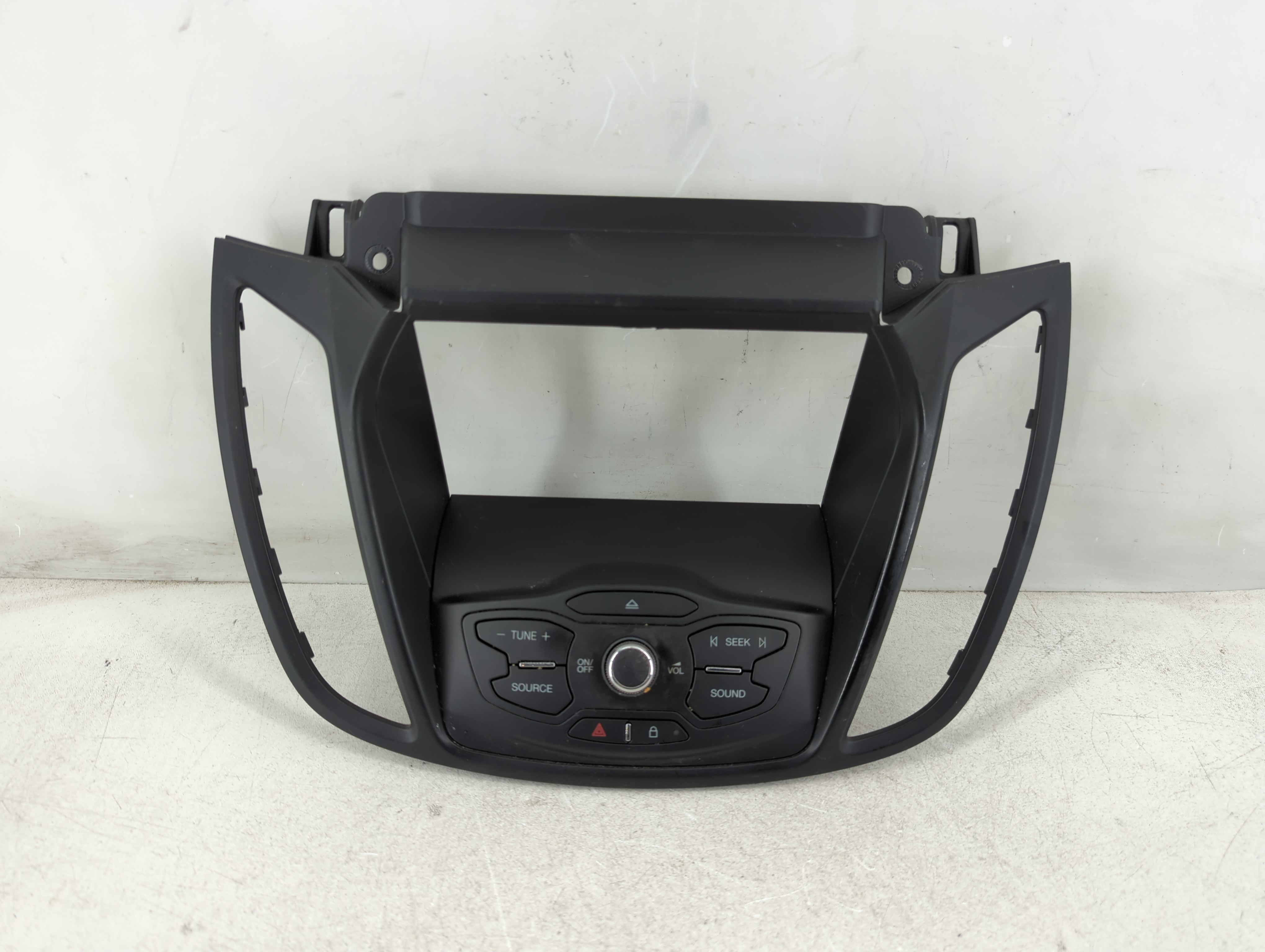 2013-2016 Ford Escape Am Fm Cd Player Radio Receiver 1085775 - Oemusedautoparts1.com